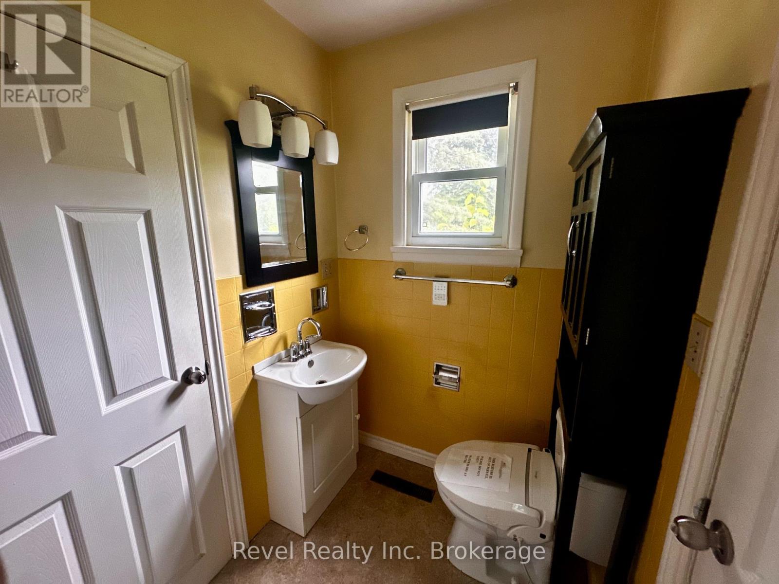 8 TRAILAINE ROAD - 7