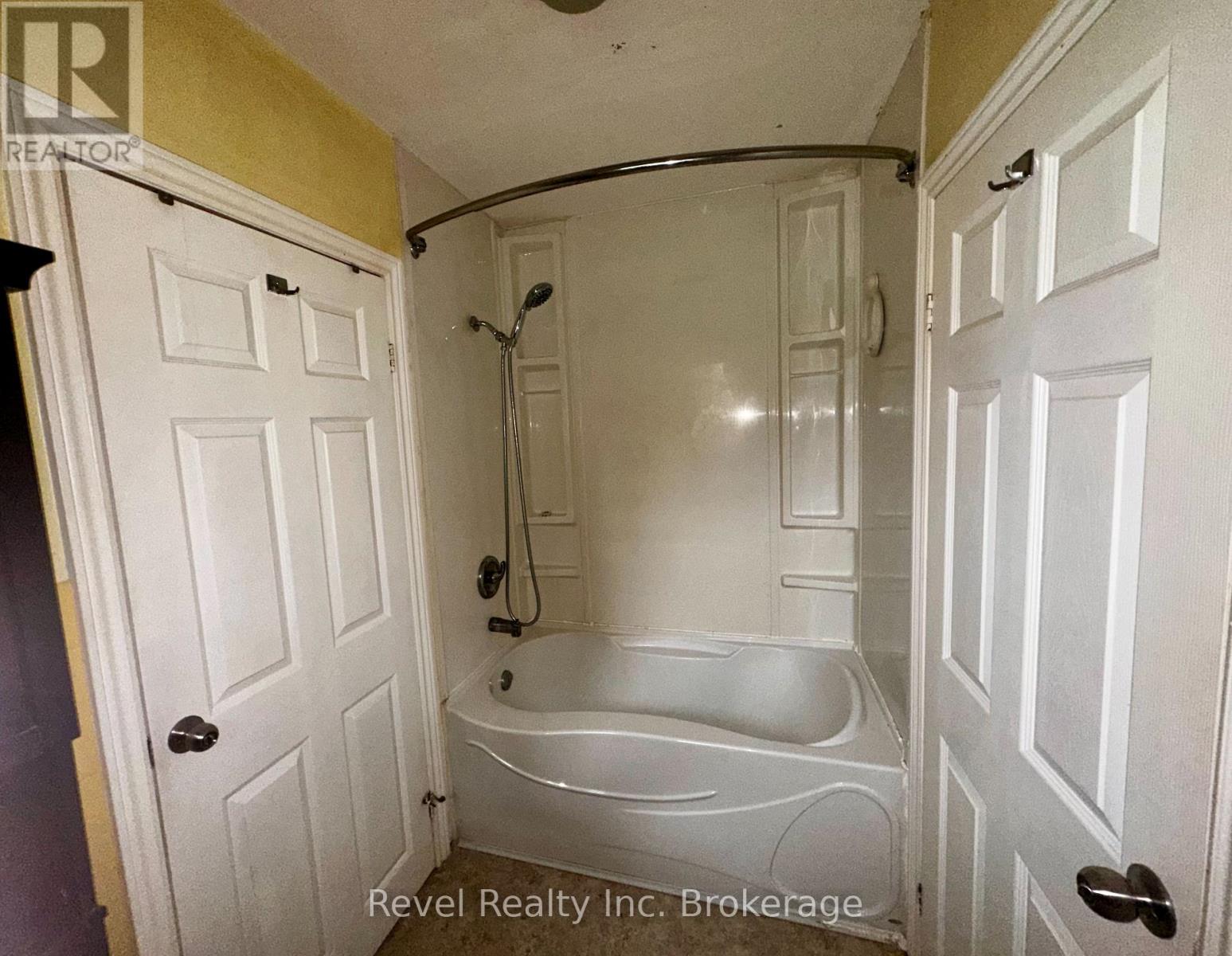 8 TRAILAINE ROAD - 8
