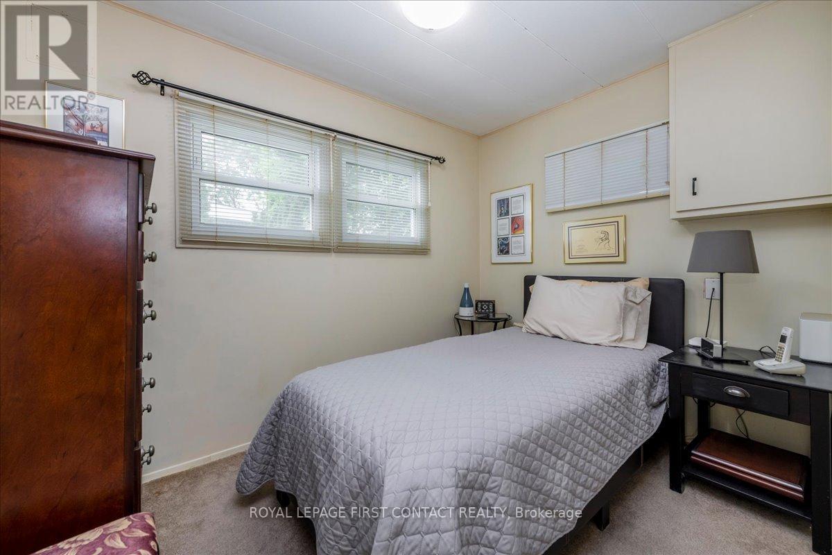 11 HAWTHORNE DRIVE - 15