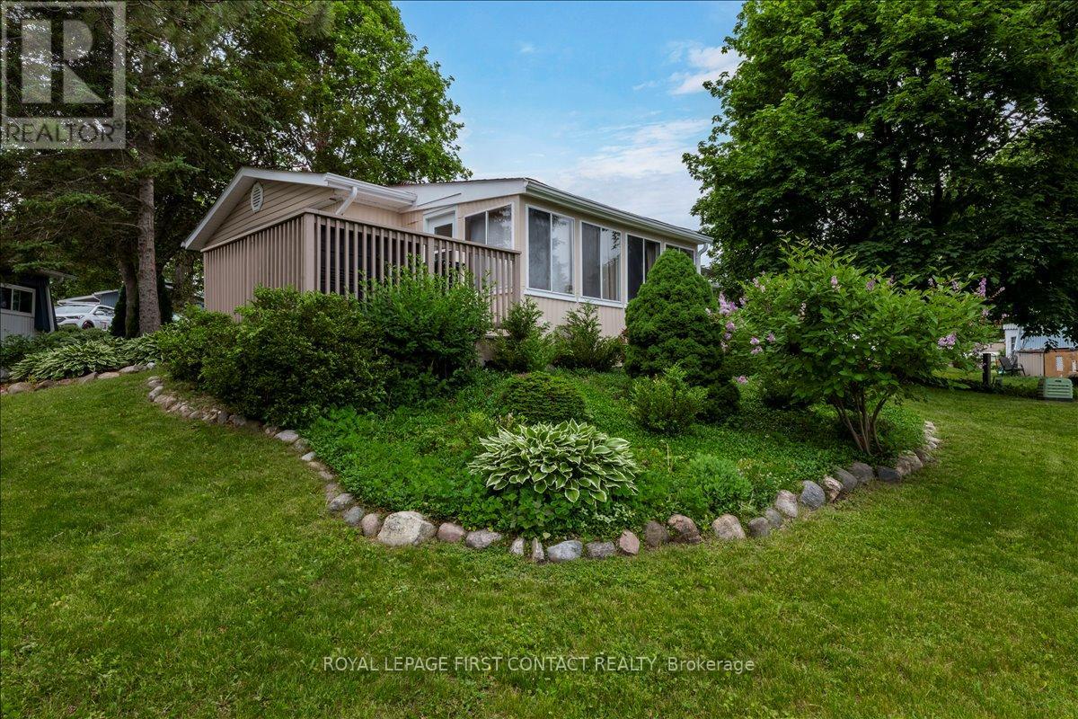 11 HAWTHORNE DRIVE - 3