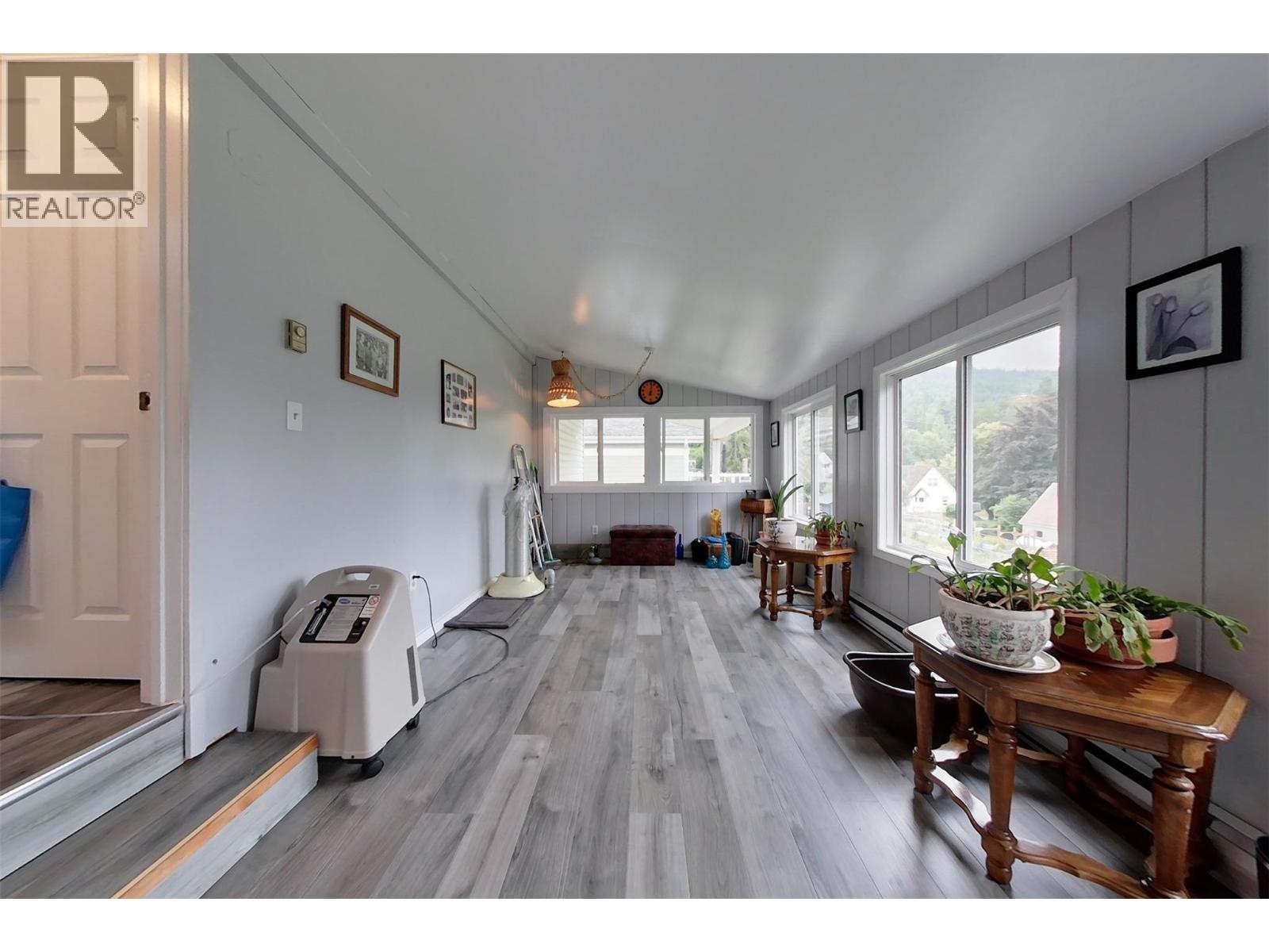 301 Fowler Street - 19