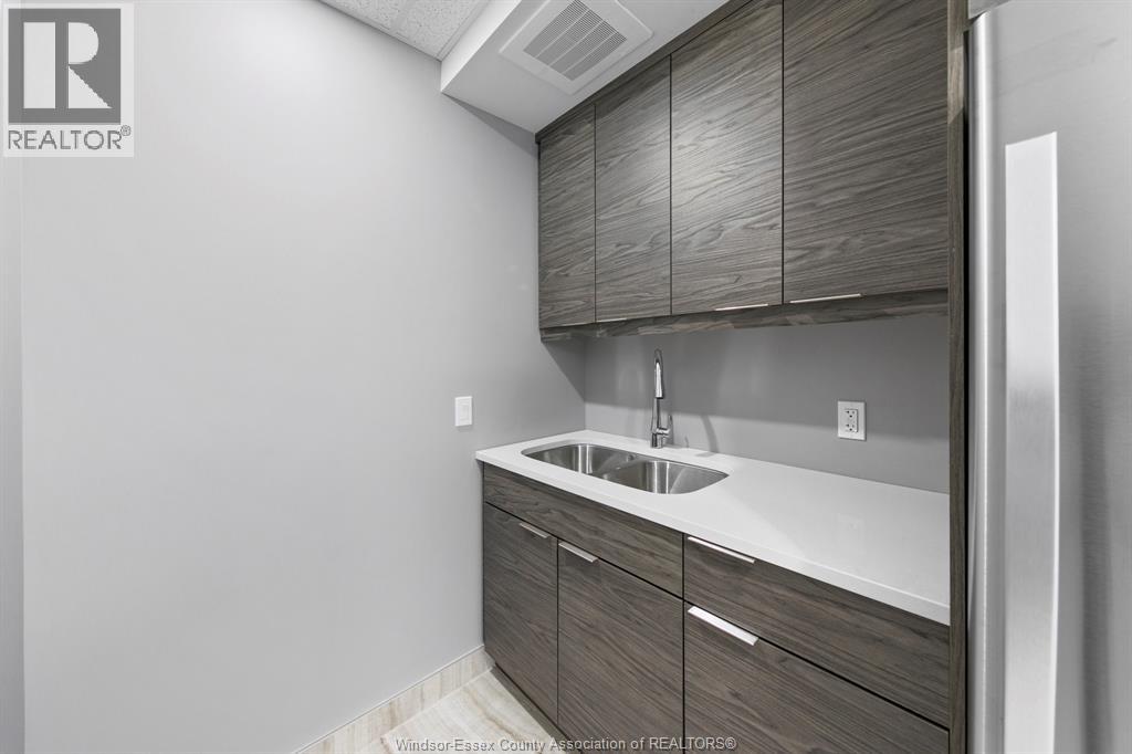 #201 728 BROWNSTONE DRIVE - 23