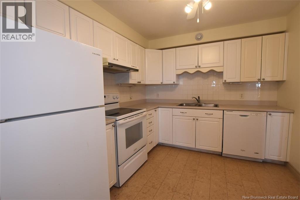 #412 1 Golf Greens Lane - 15