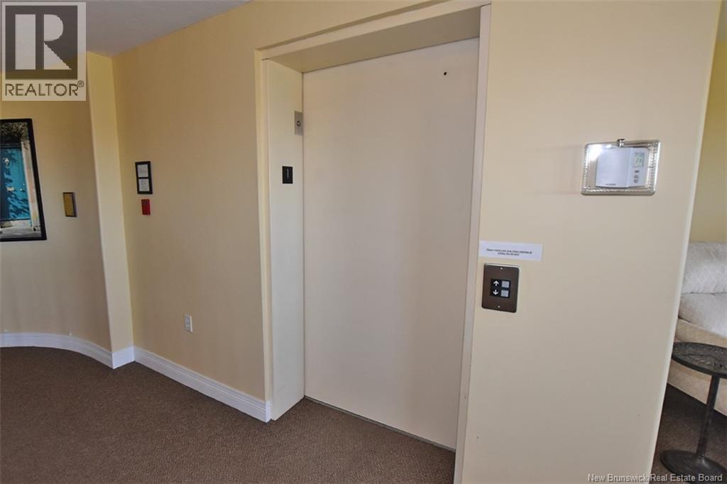 #412 1 Golf Greens Lane - 35