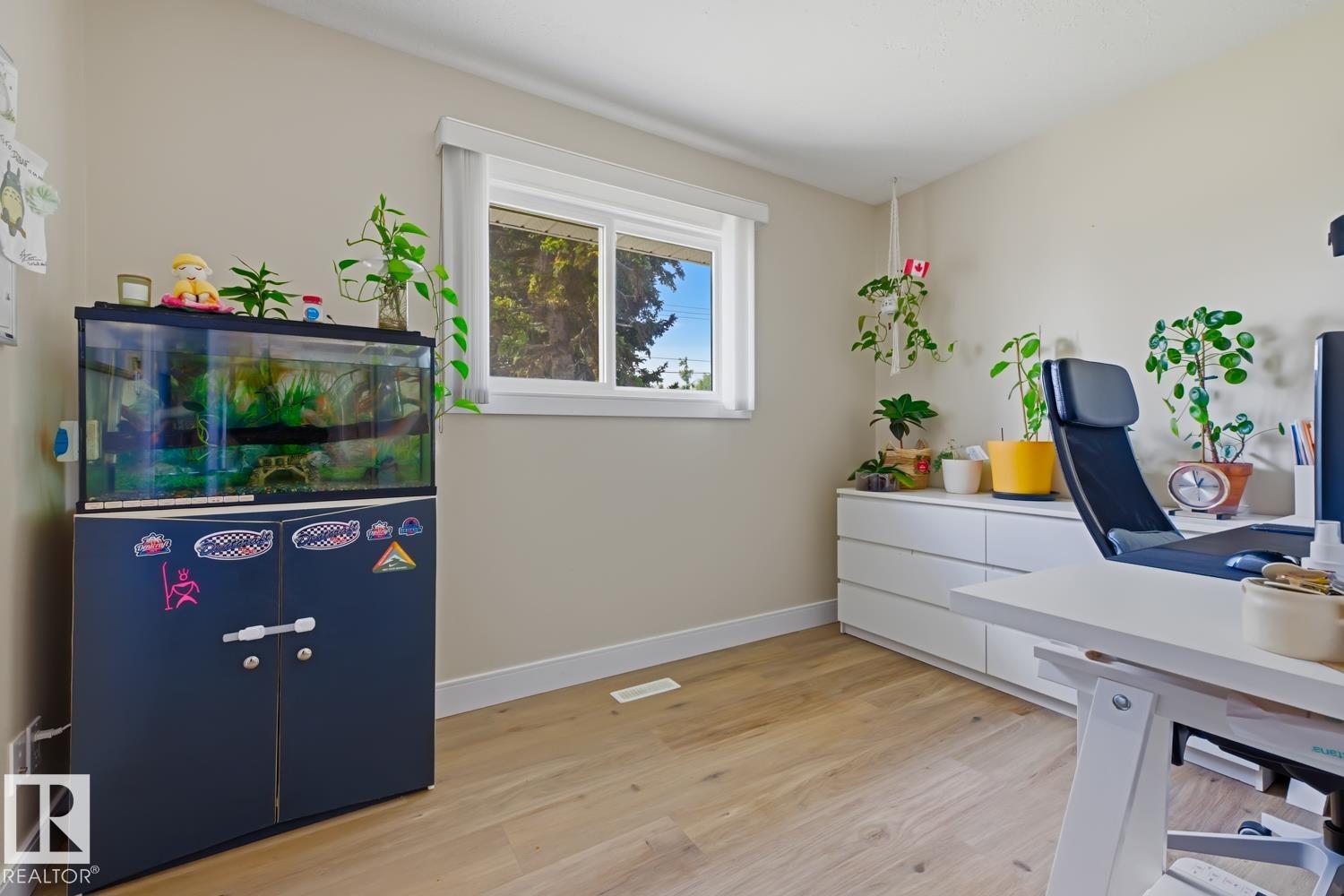 7807 132 AV NW — photo 19