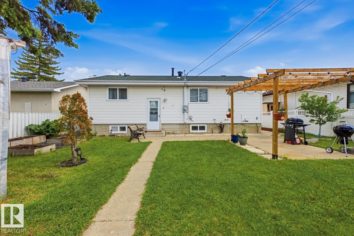 7807 132 AV NW — photo 41