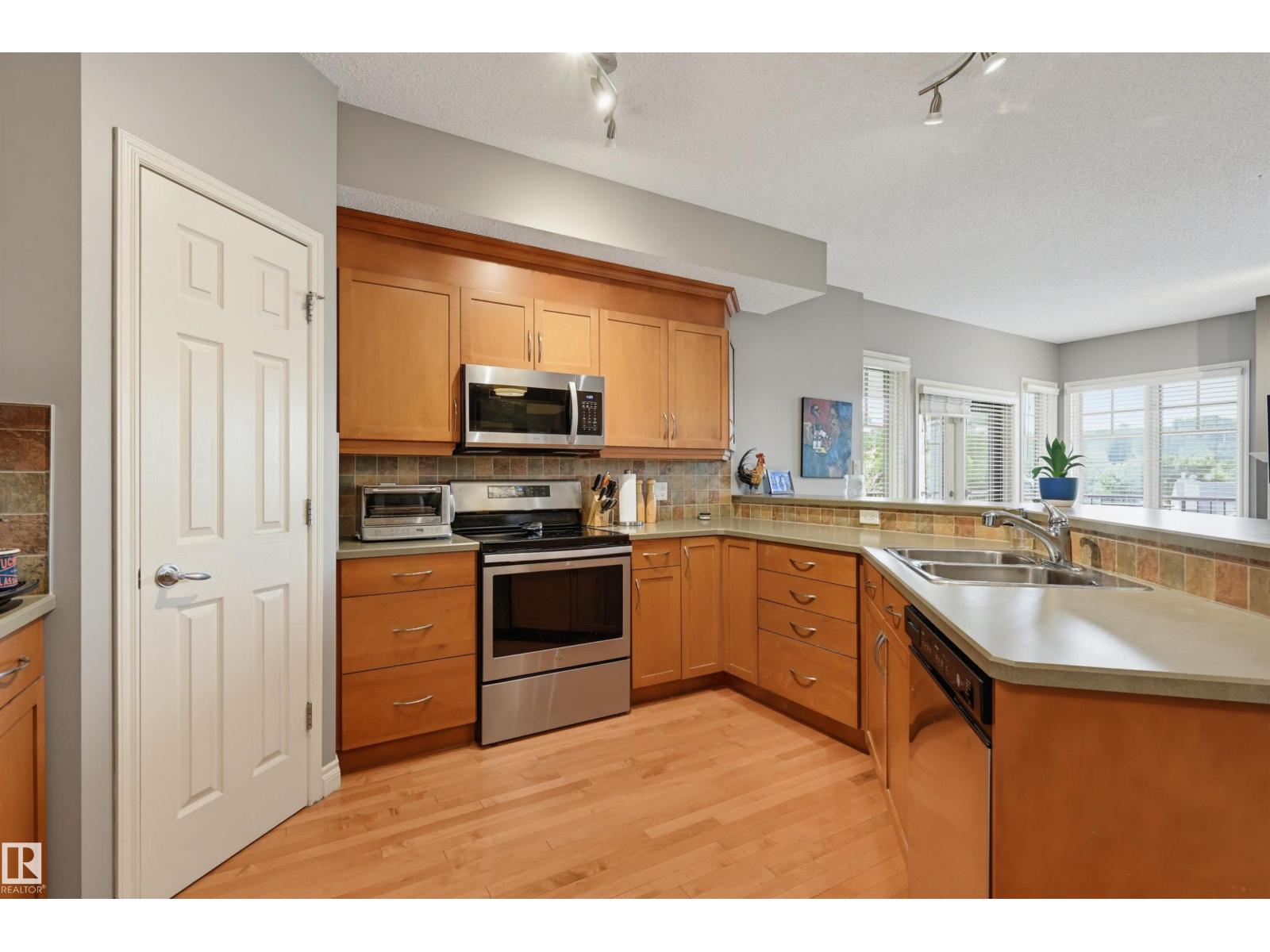 #409 9811 96A ST NW — photo 13
