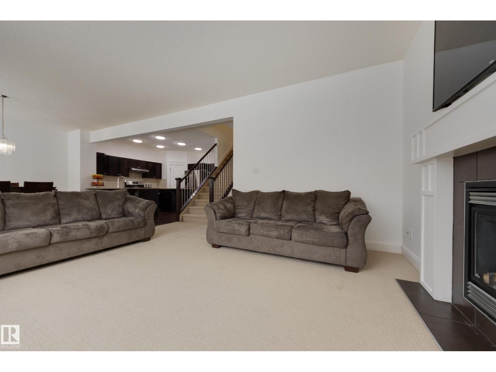 6131 10 AV SW — photo 10