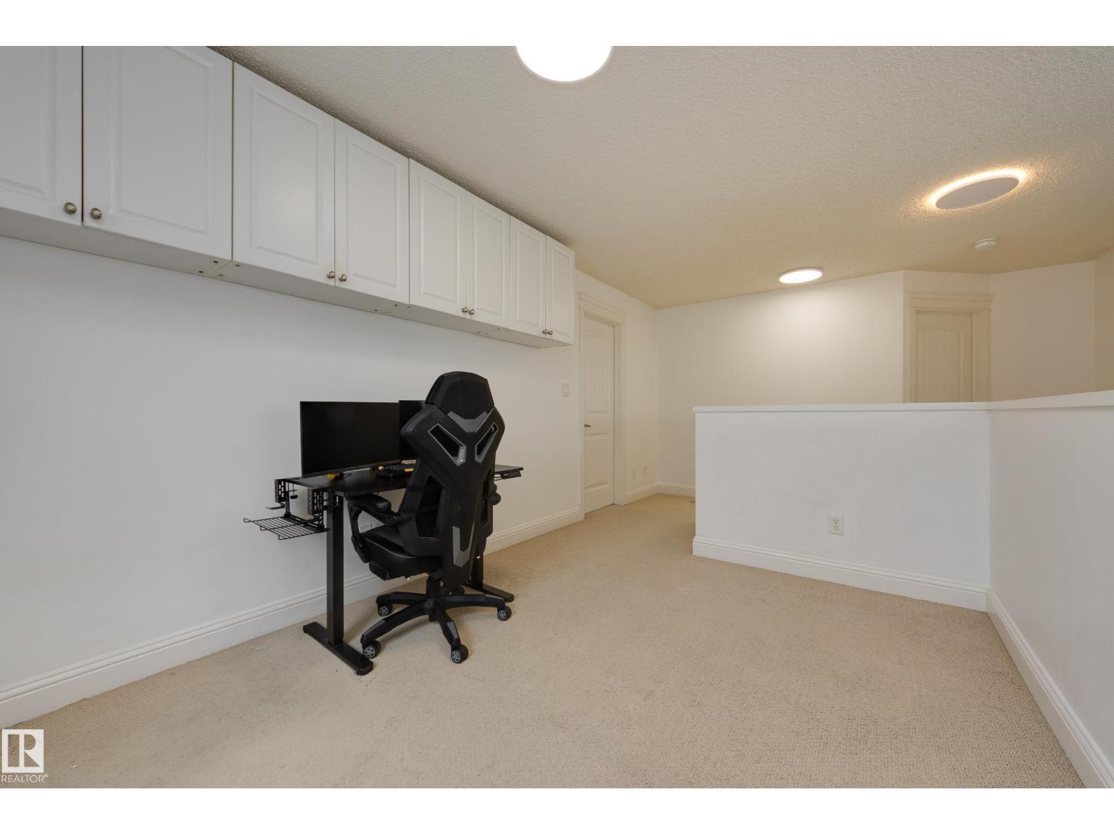 6131 10 AV SW — photo 23