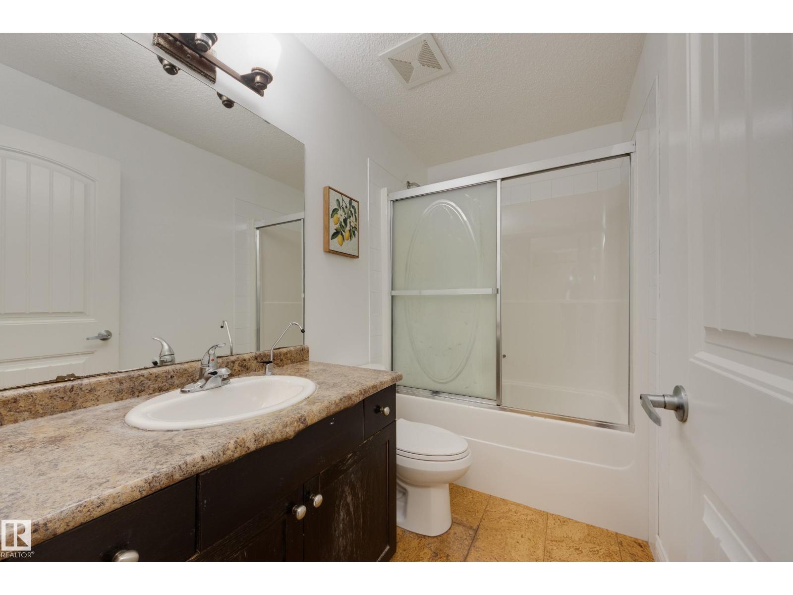6131 10 AV SW — photo 36