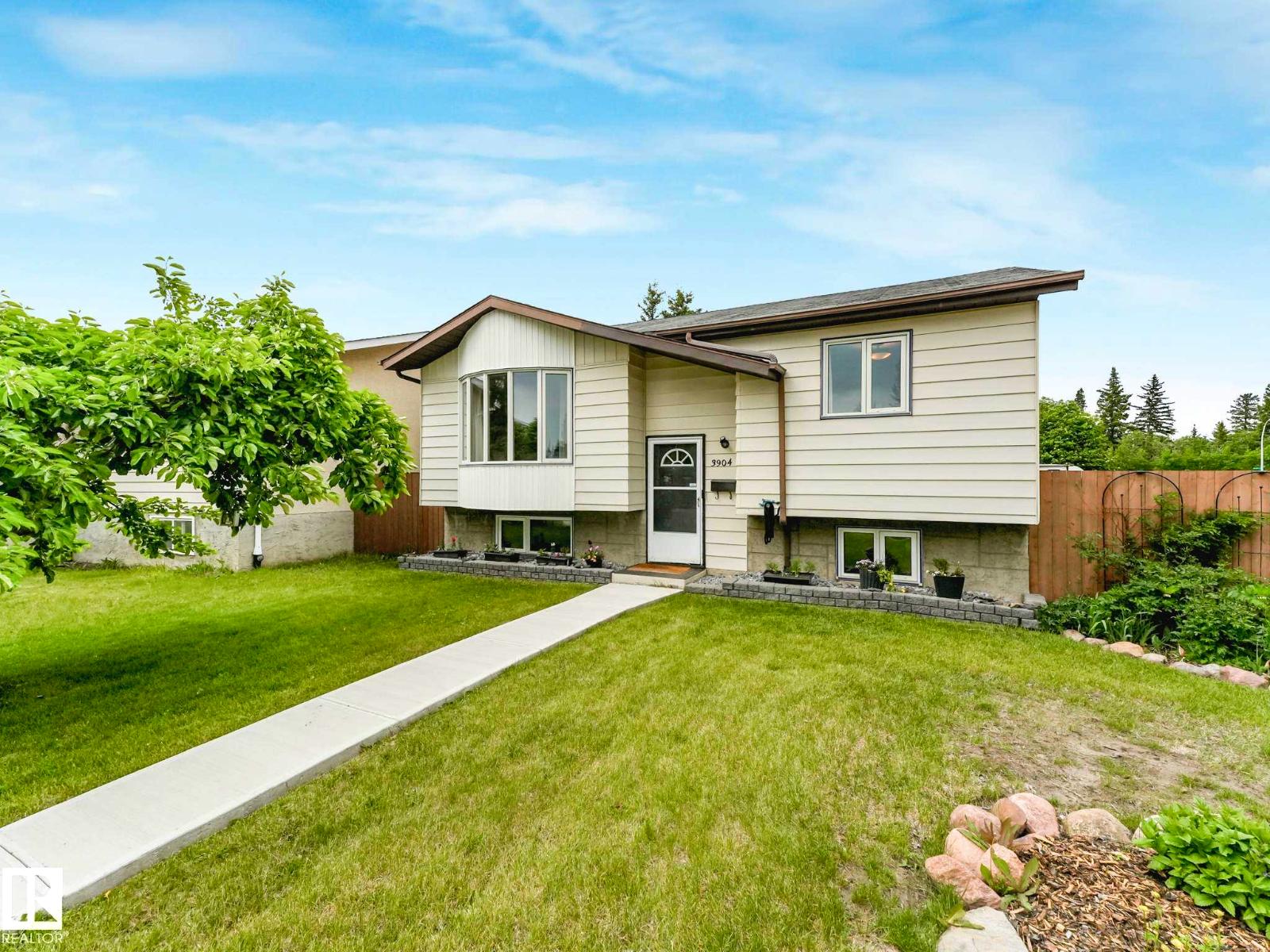 3904 35 AV NW - photo 2