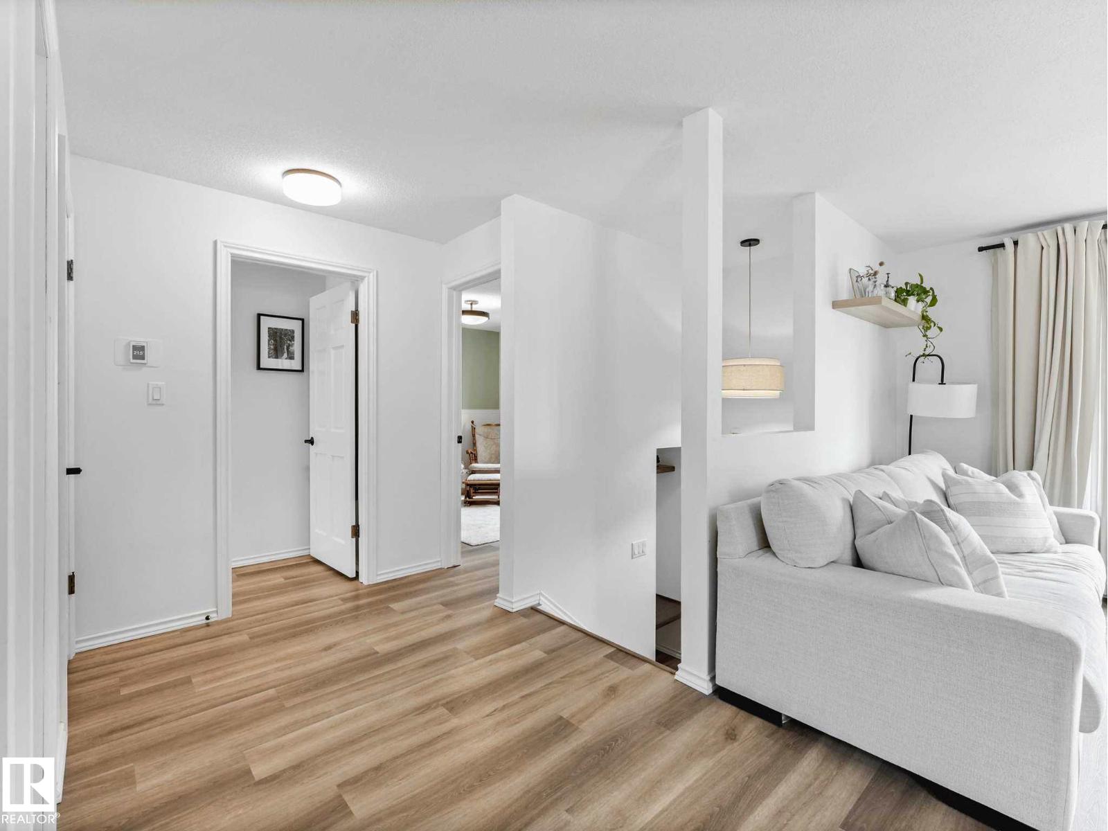 3904 35 AV NW — photo 21