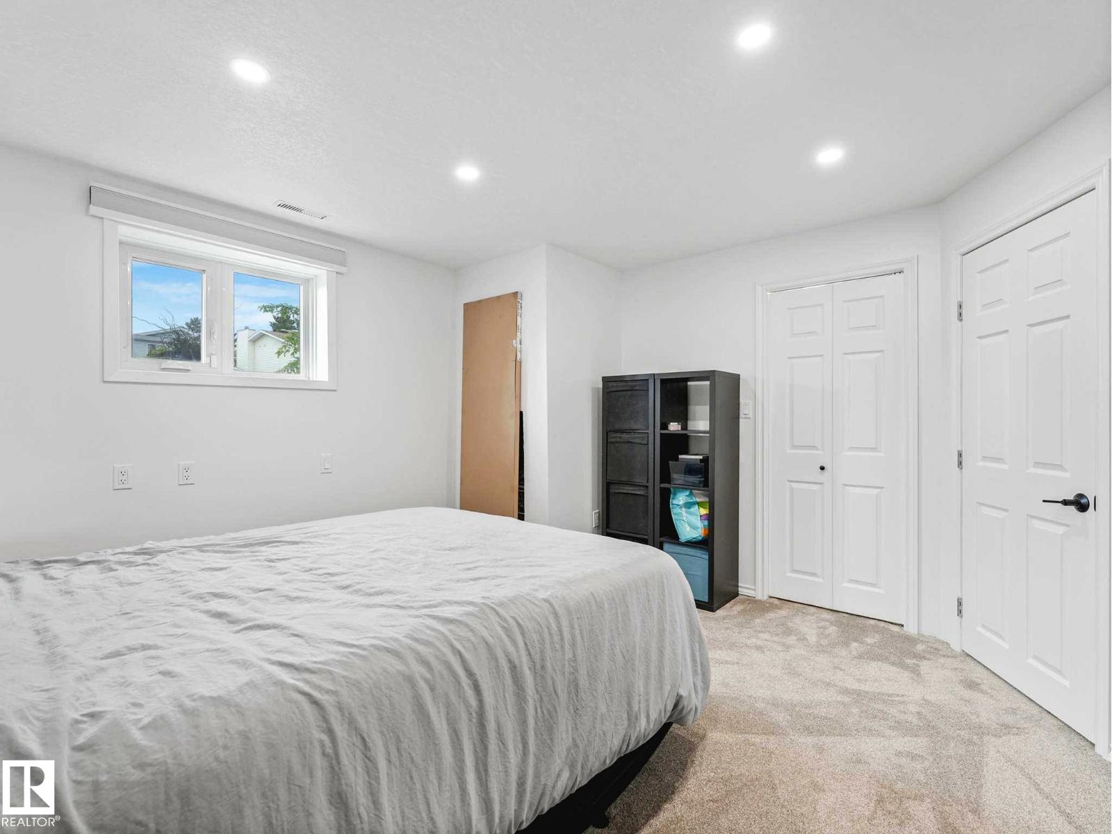 3904 35 AV NW — photo 41