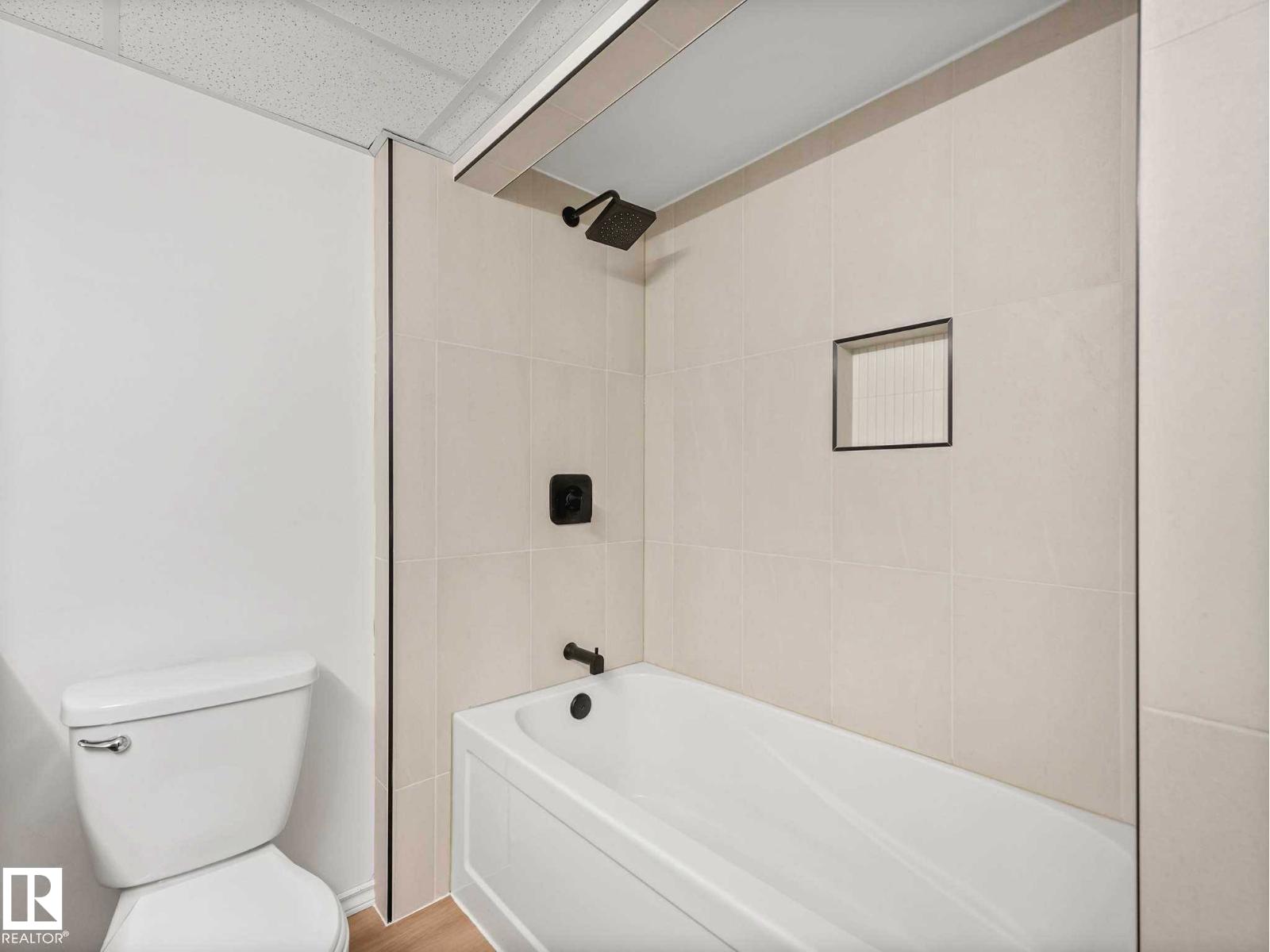 3904 35 AV NW — photo 46