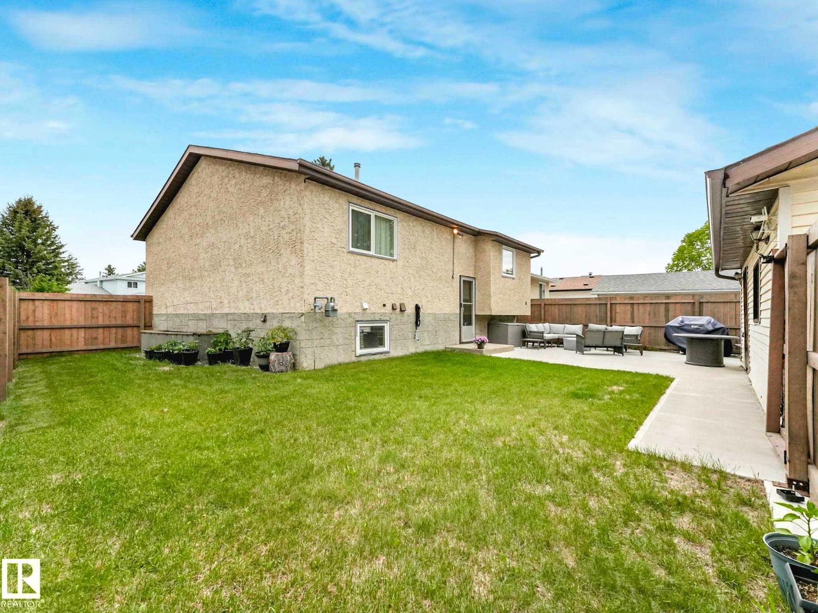 3904 35 AV NW — photo 52