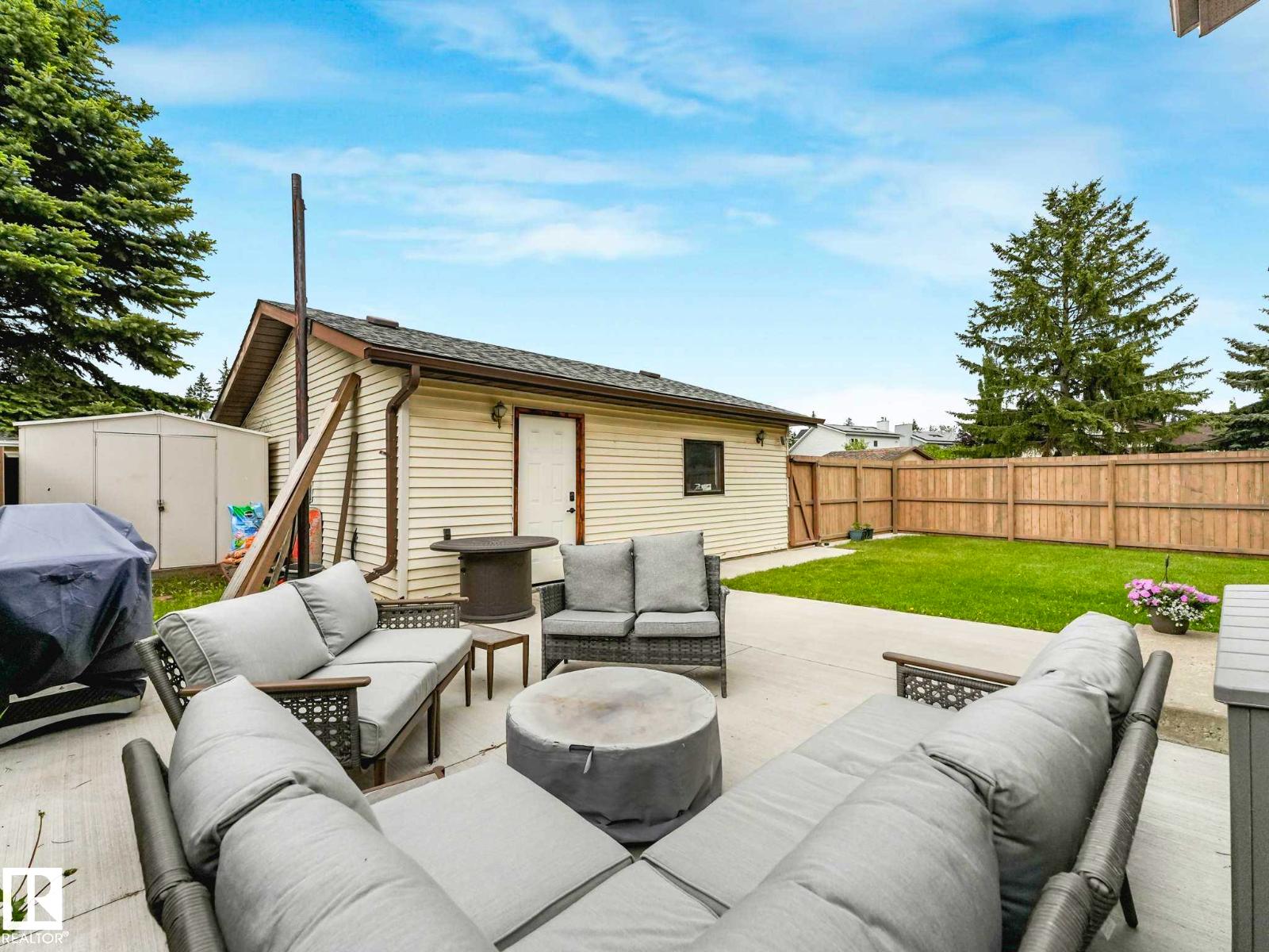 3904 35 AV NW — photo 54