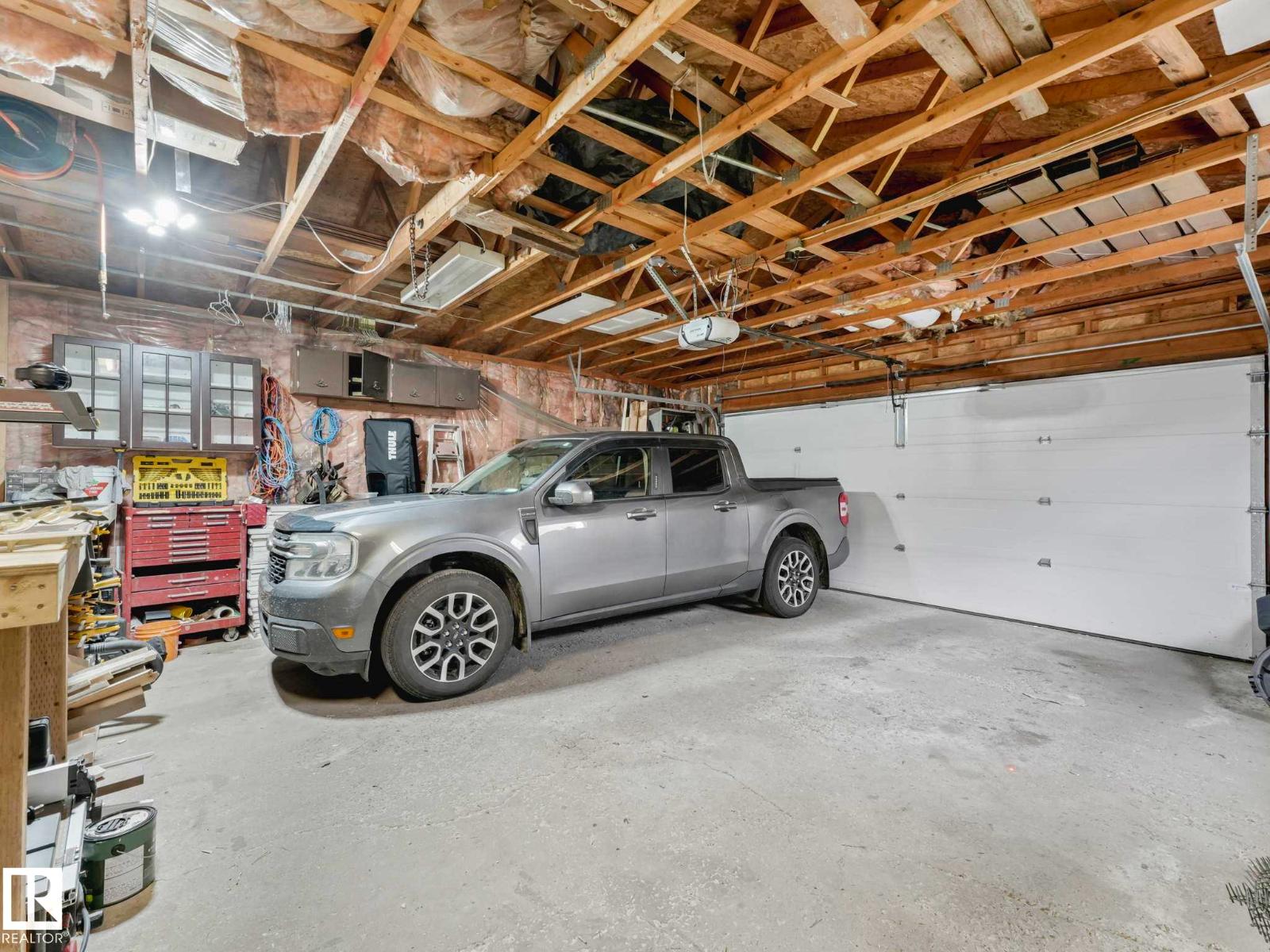 3904 35 AV NW — photo 59