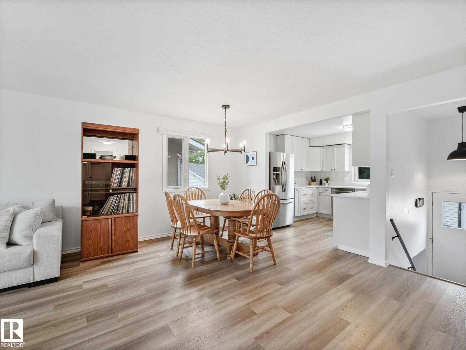 3904 35 AV NW — photo 8