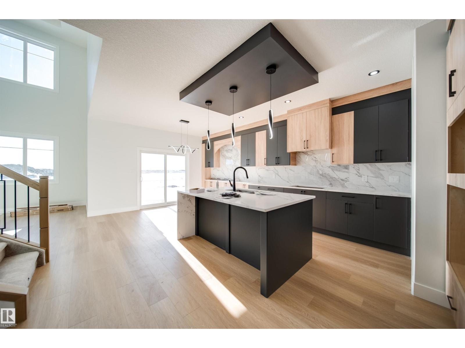 7027 177 AV NW - 10