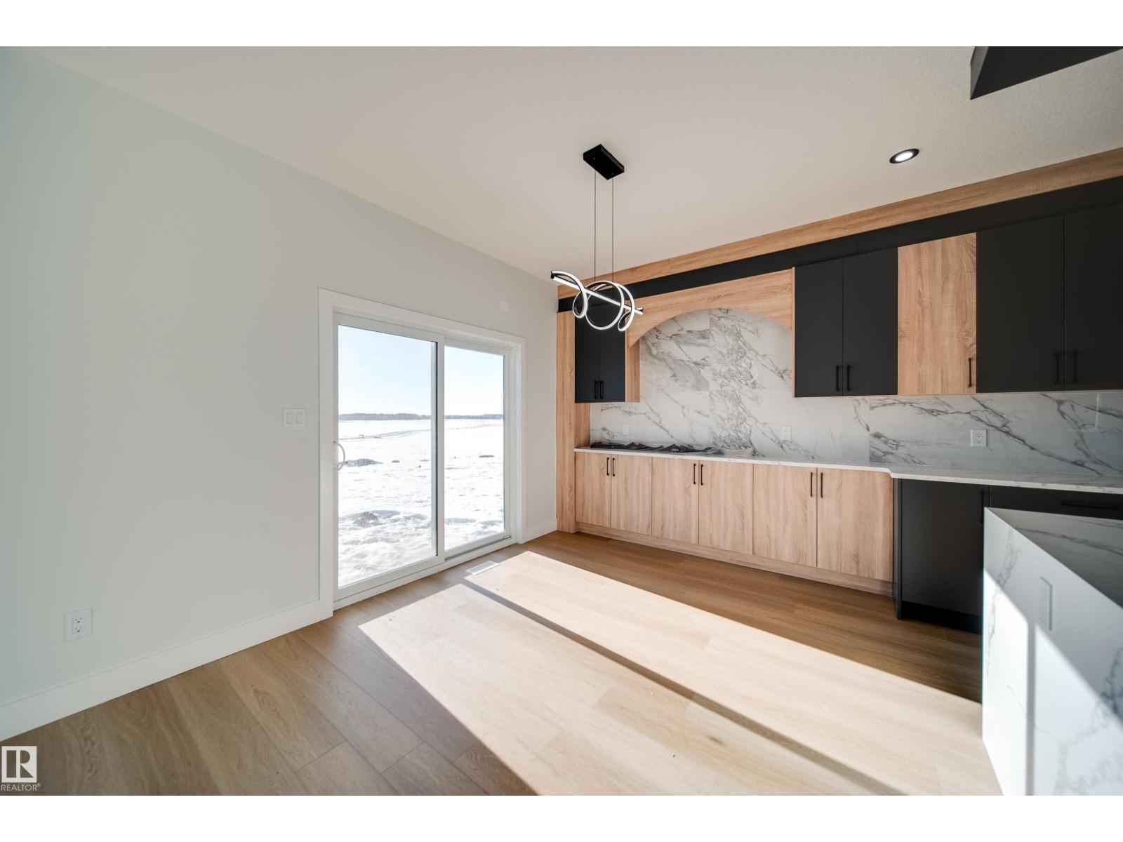 7027 177 AV NW - 13