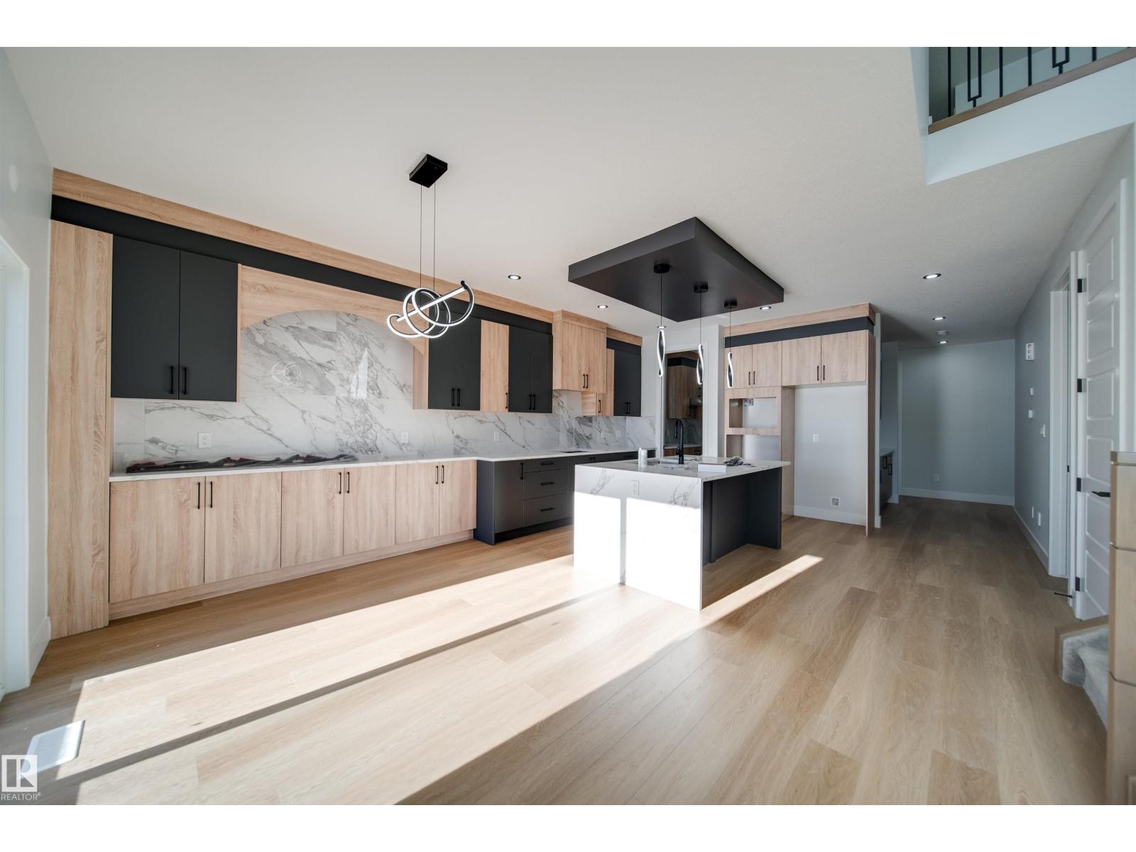 7027 177 AV NW - 14