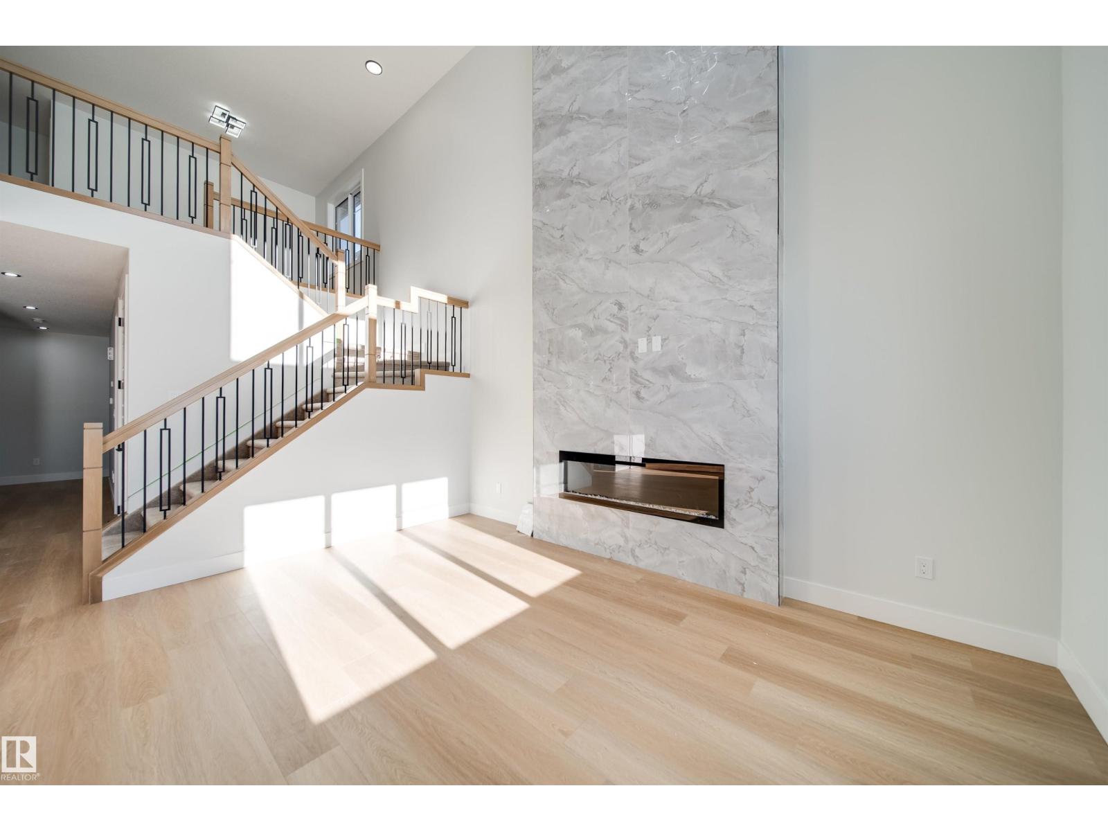 7027 177 AV NW - 18