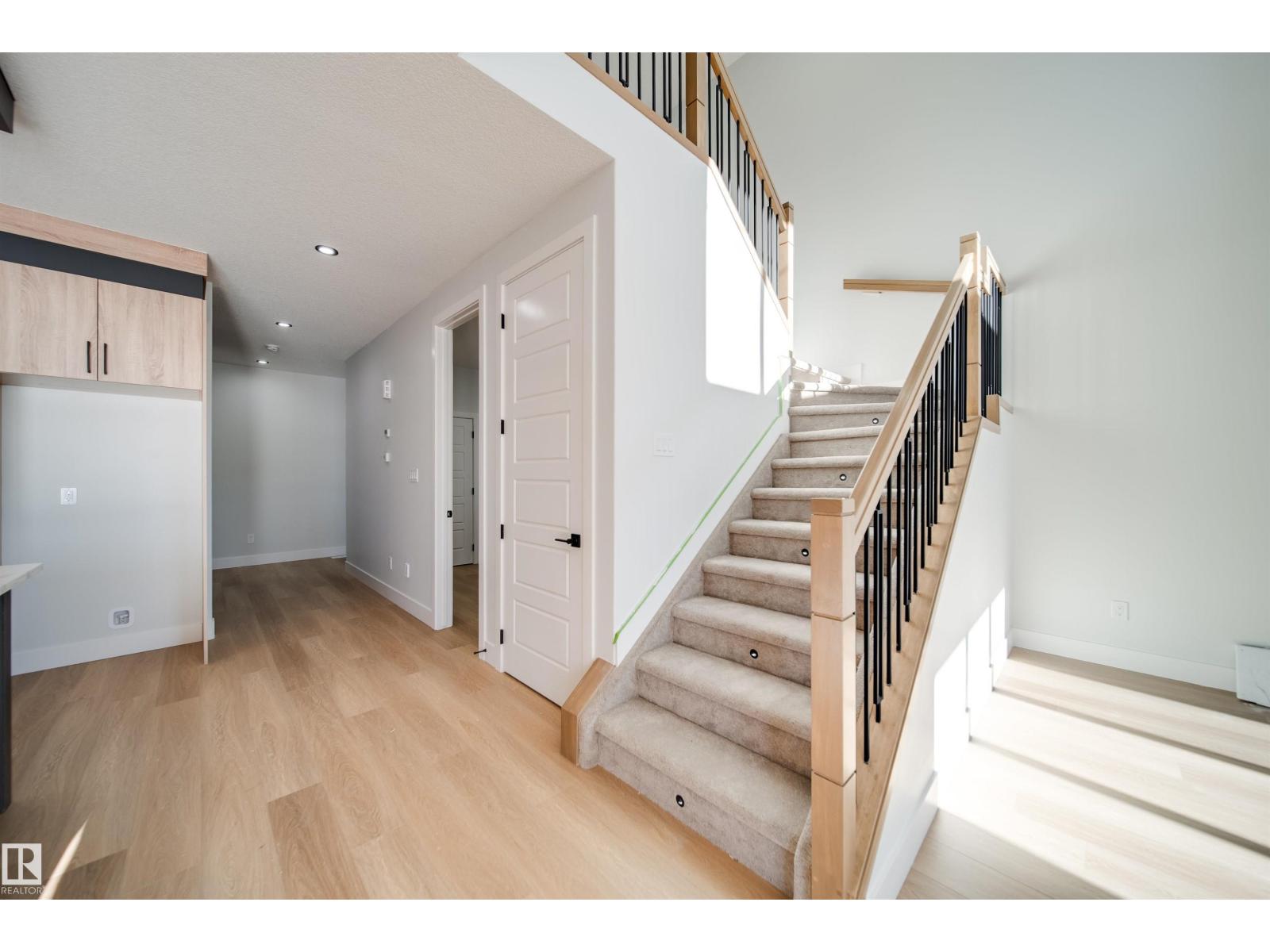 7027 177 AV NW - 19