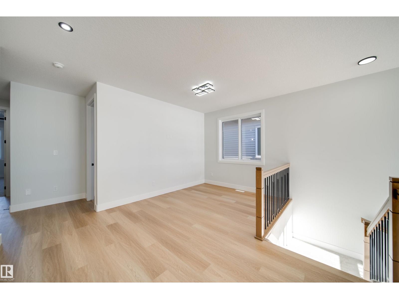 7027 177 AV NW - 21
