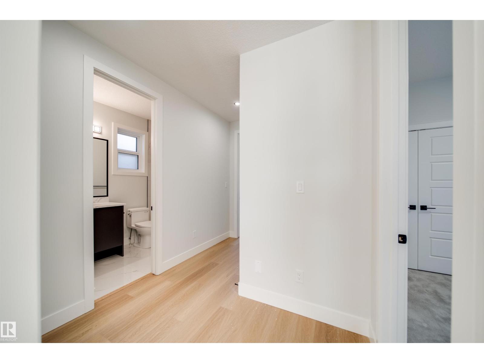 7027 177 AV NW - 24
