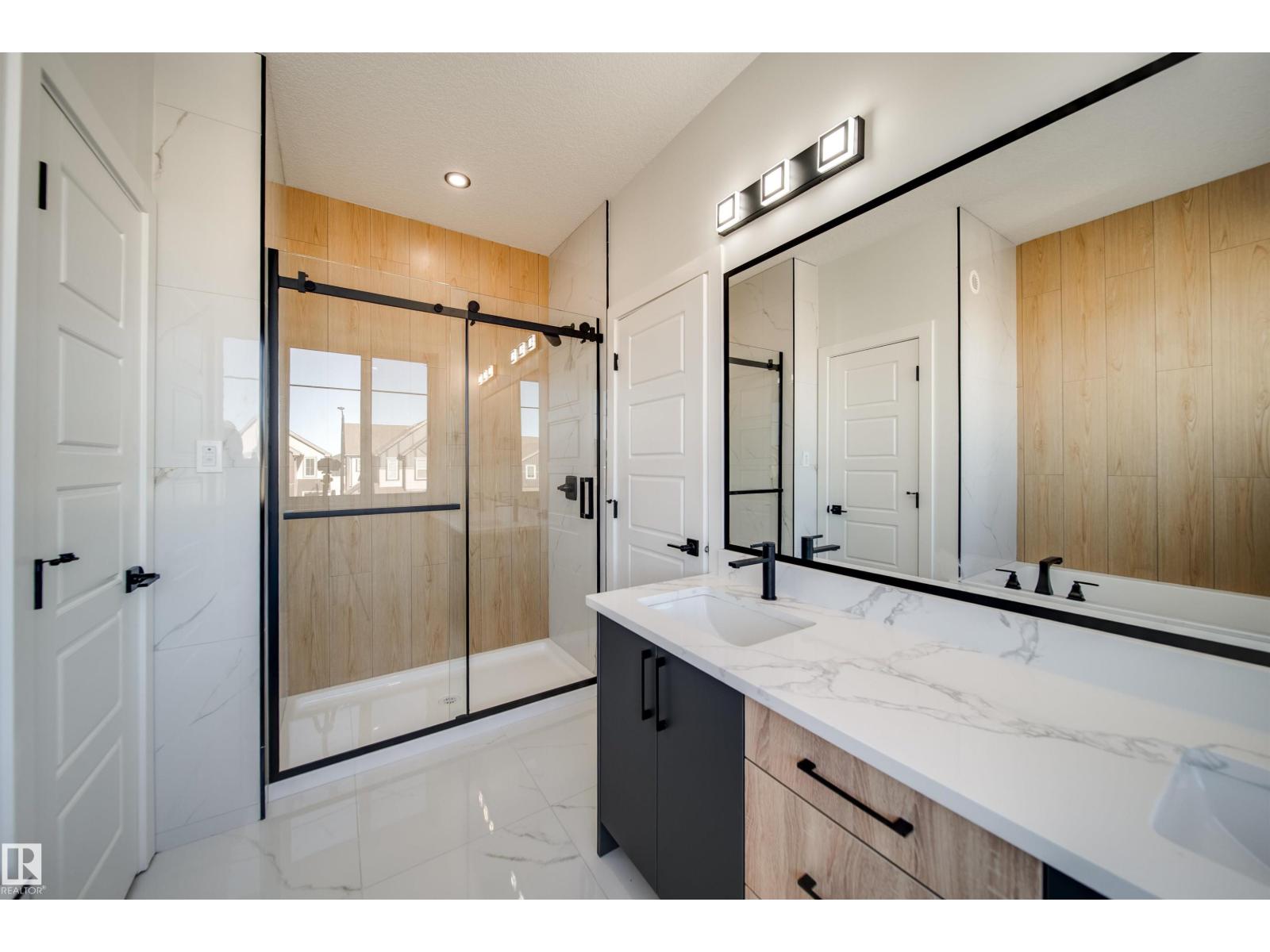 7027 177 AV NW - 32