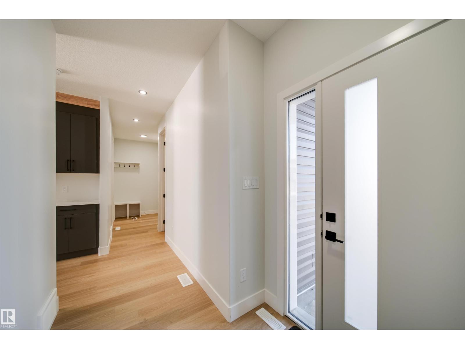 7027 177 AV NW - 4