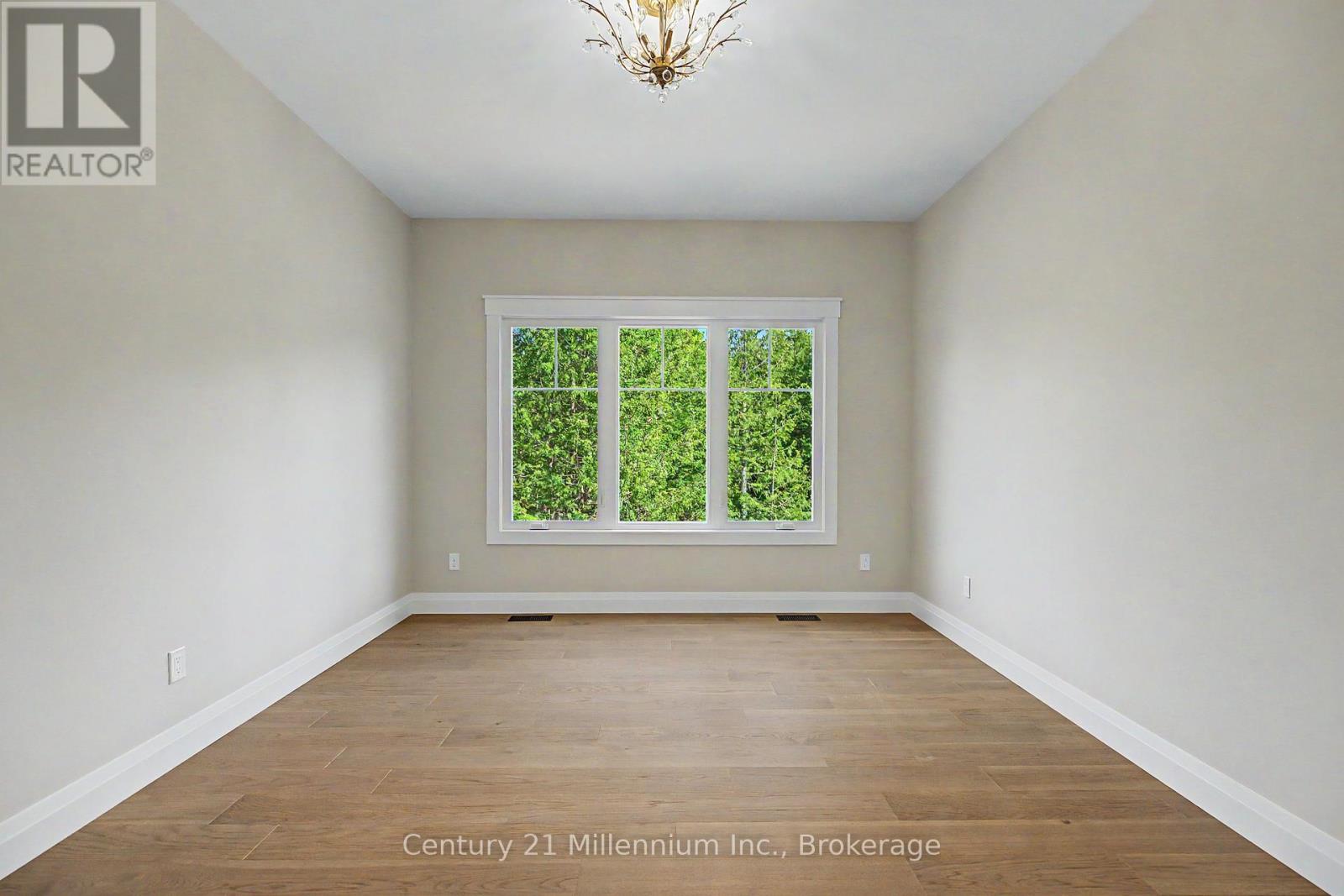 11 GRENVILLE STREET N - 16