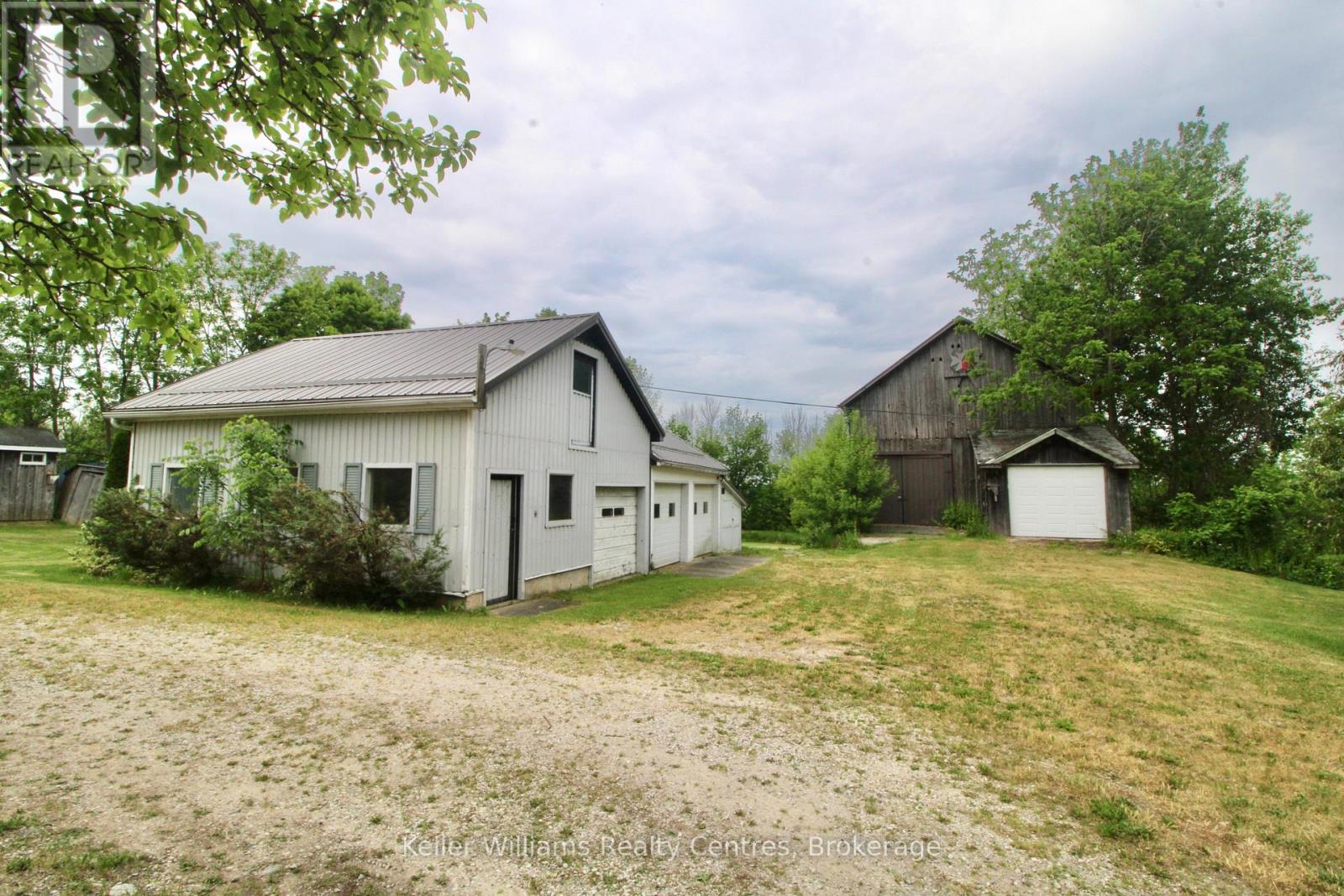 50/52 MAIN STREET N - 3