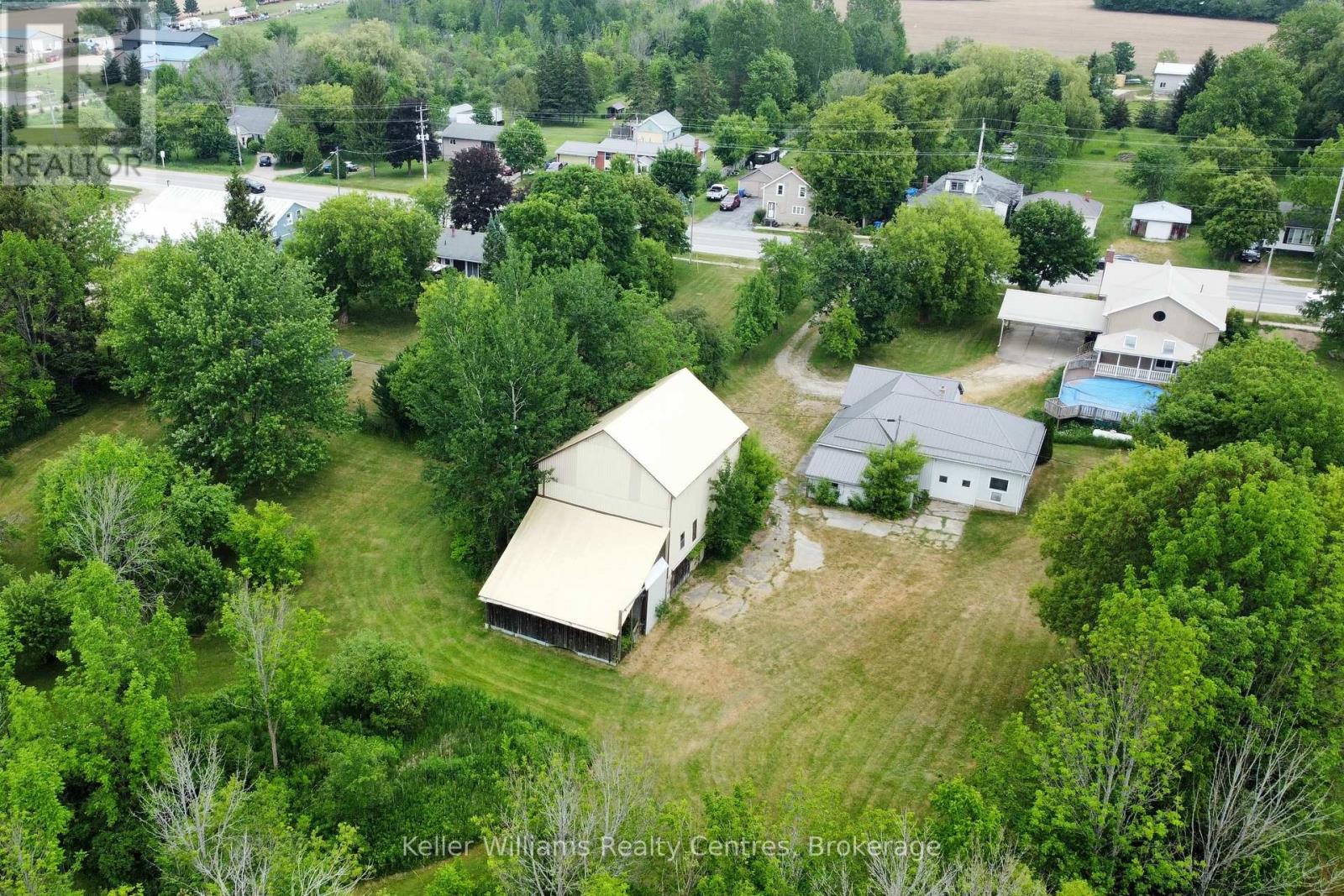 50/52 MAIN STREET N - 47