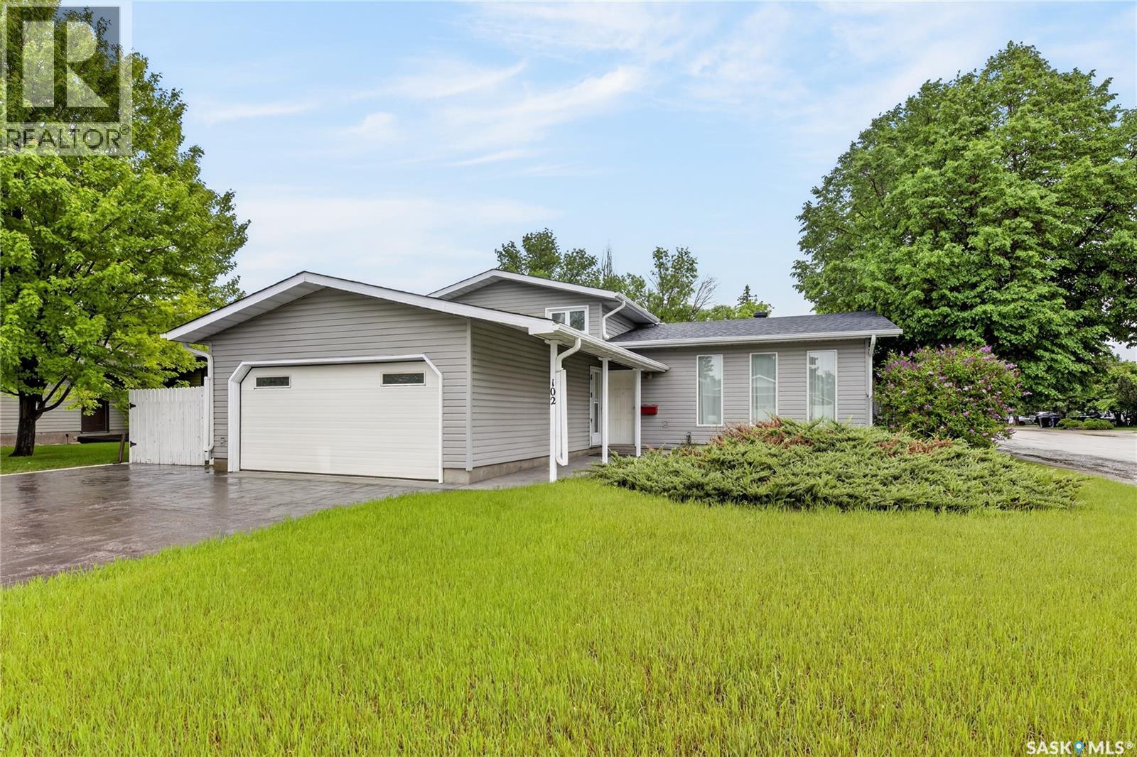 102 Allegretto CRESCENT - 1