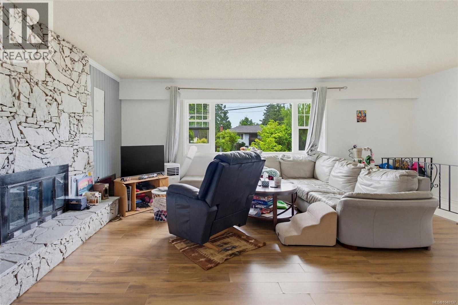 944 McBriar Ave - 7