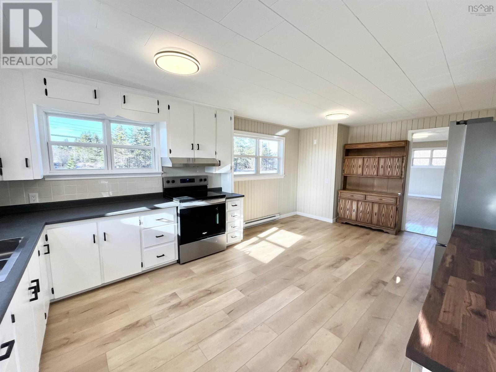 89 Stoney Island Road - 11