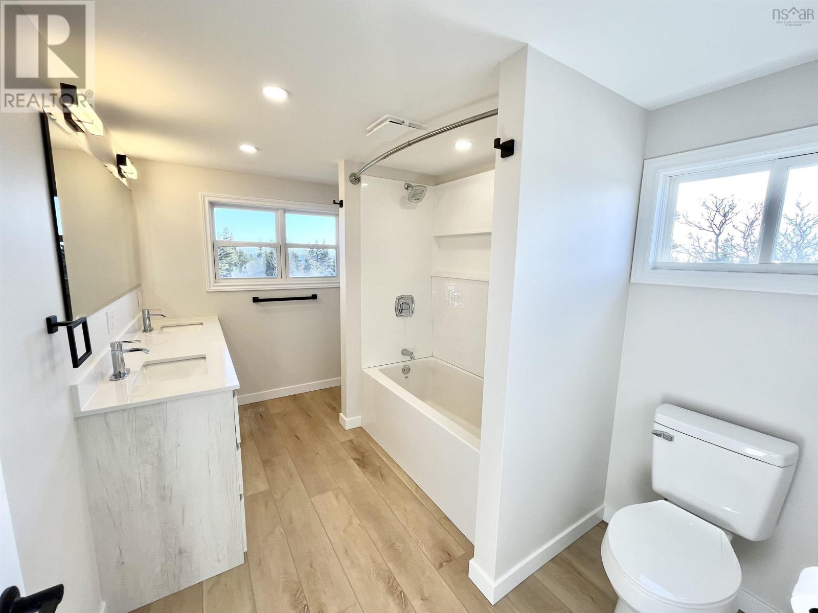 89 Stoney Island Road - 31