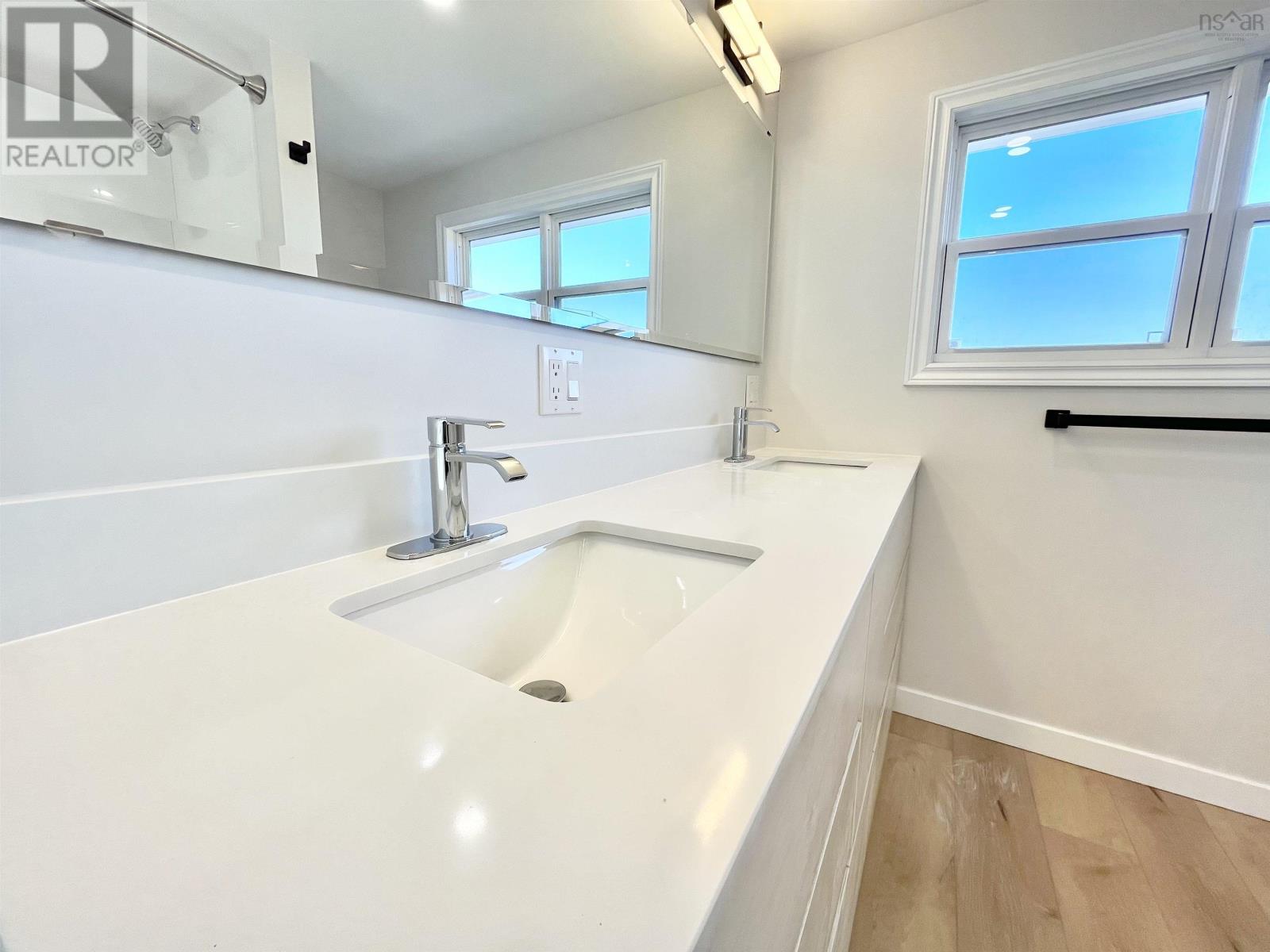 89 Stoney Island Road - 33