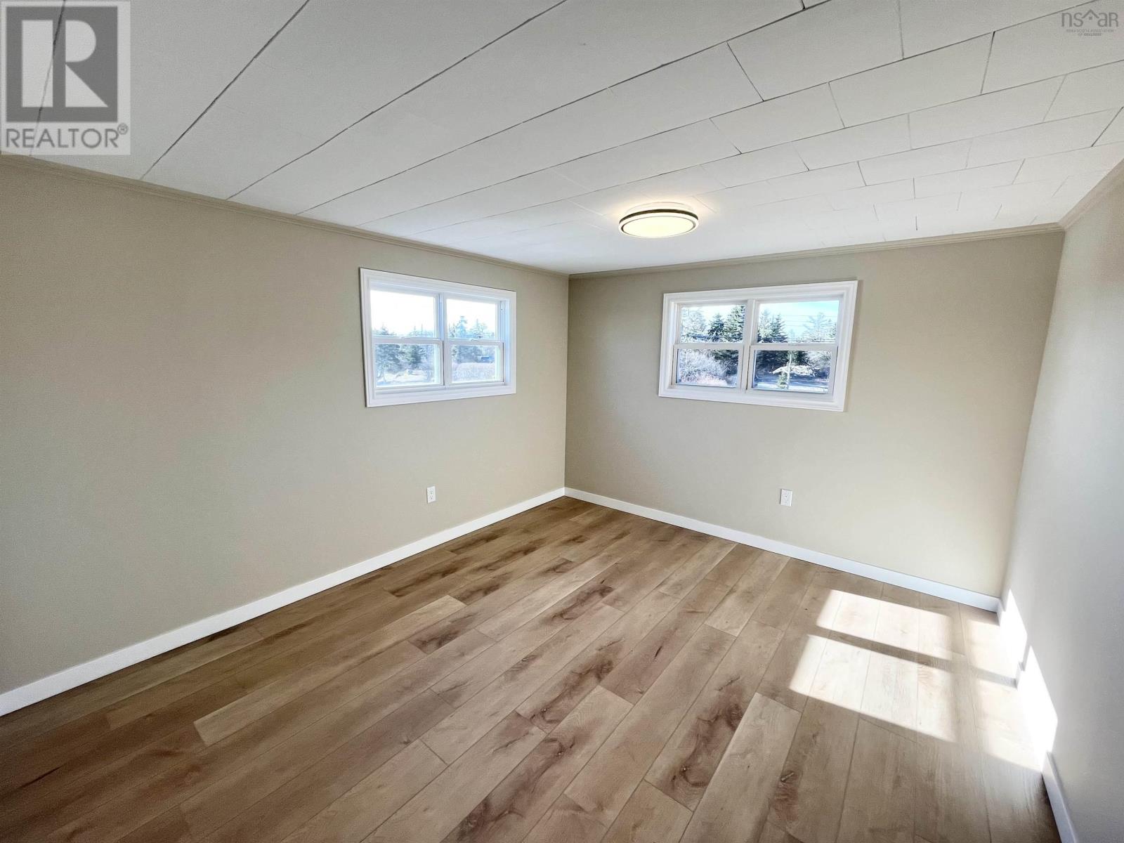 89 Stoney Island Road - 37