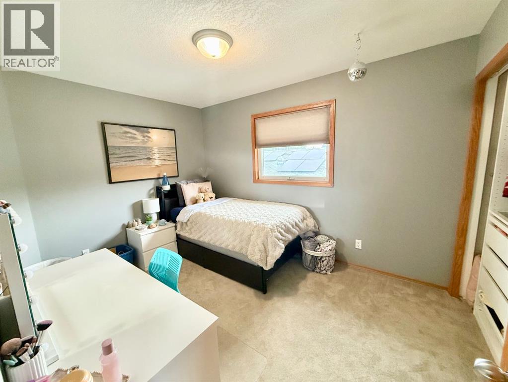 150 HALLAM Drive — photo 28