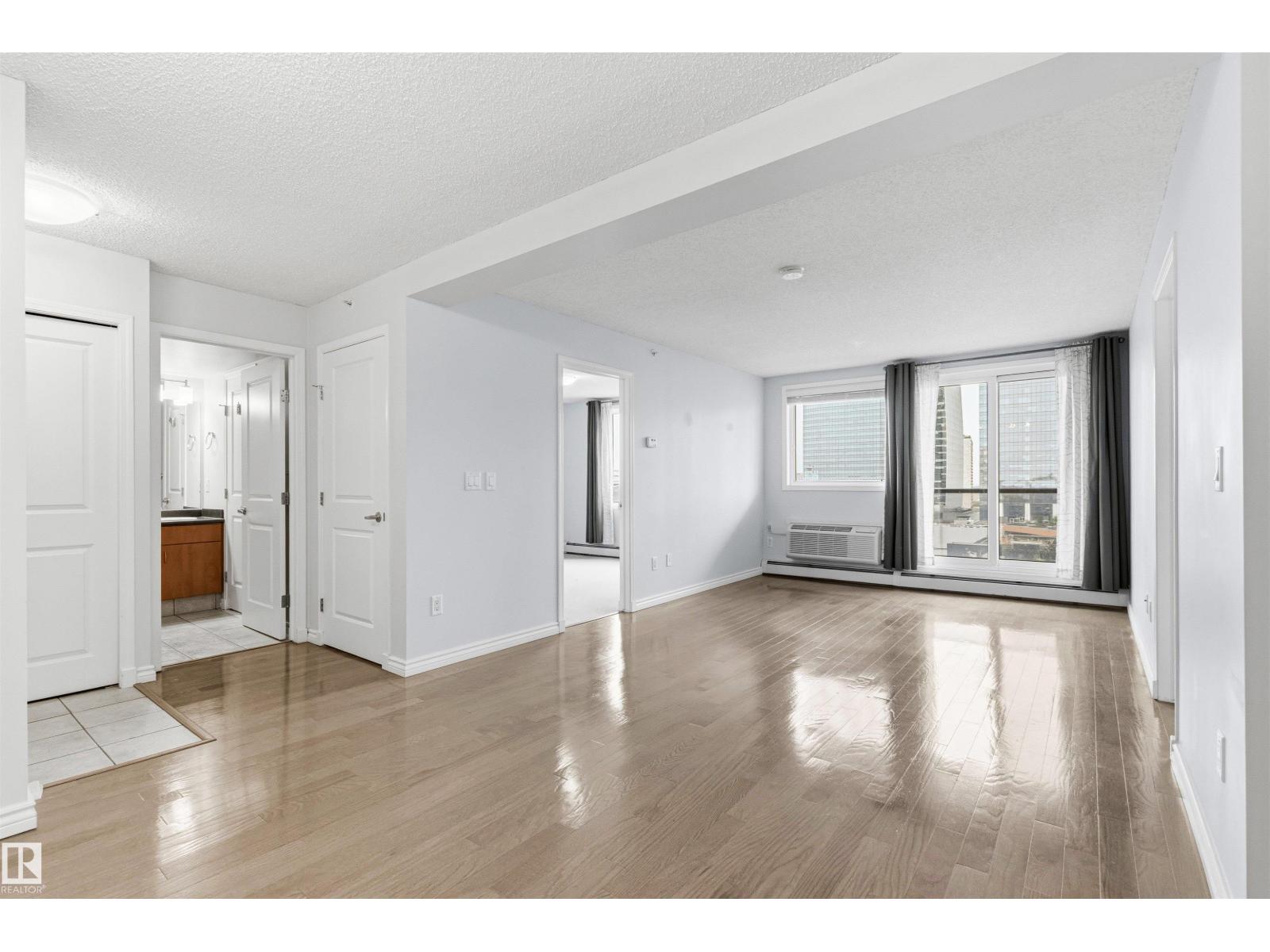 #1404 10303 105 ST NW - 20
