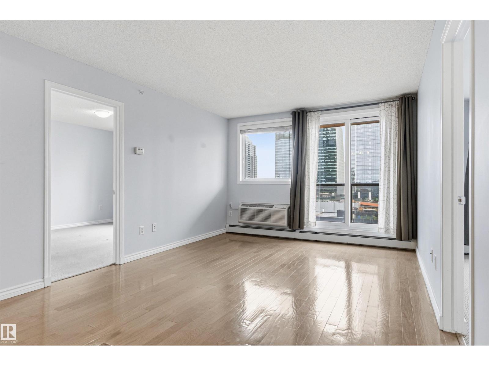 #1404 10303 105 ST NW - 34