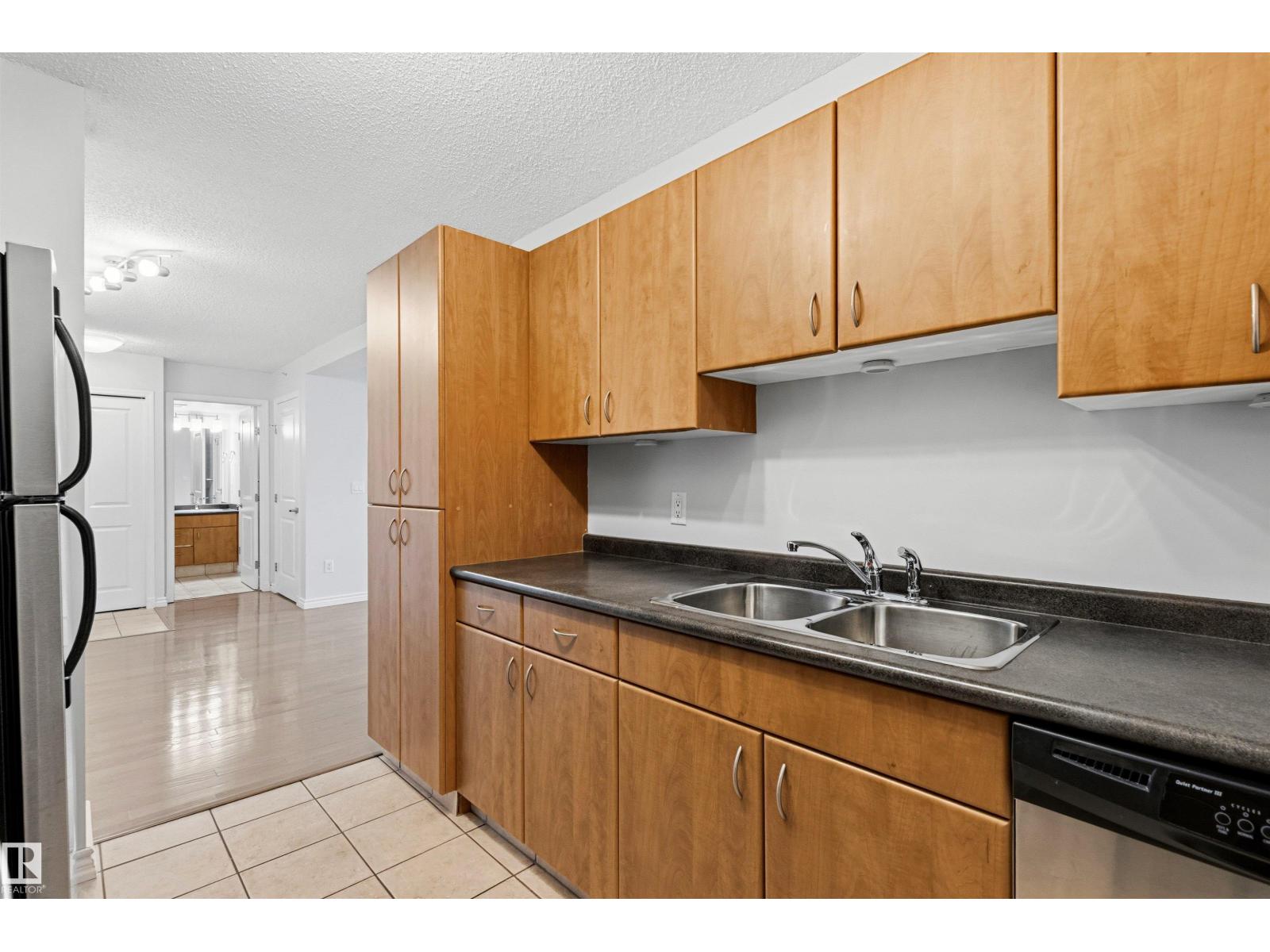 #1404 10303 105 ST NW - 18