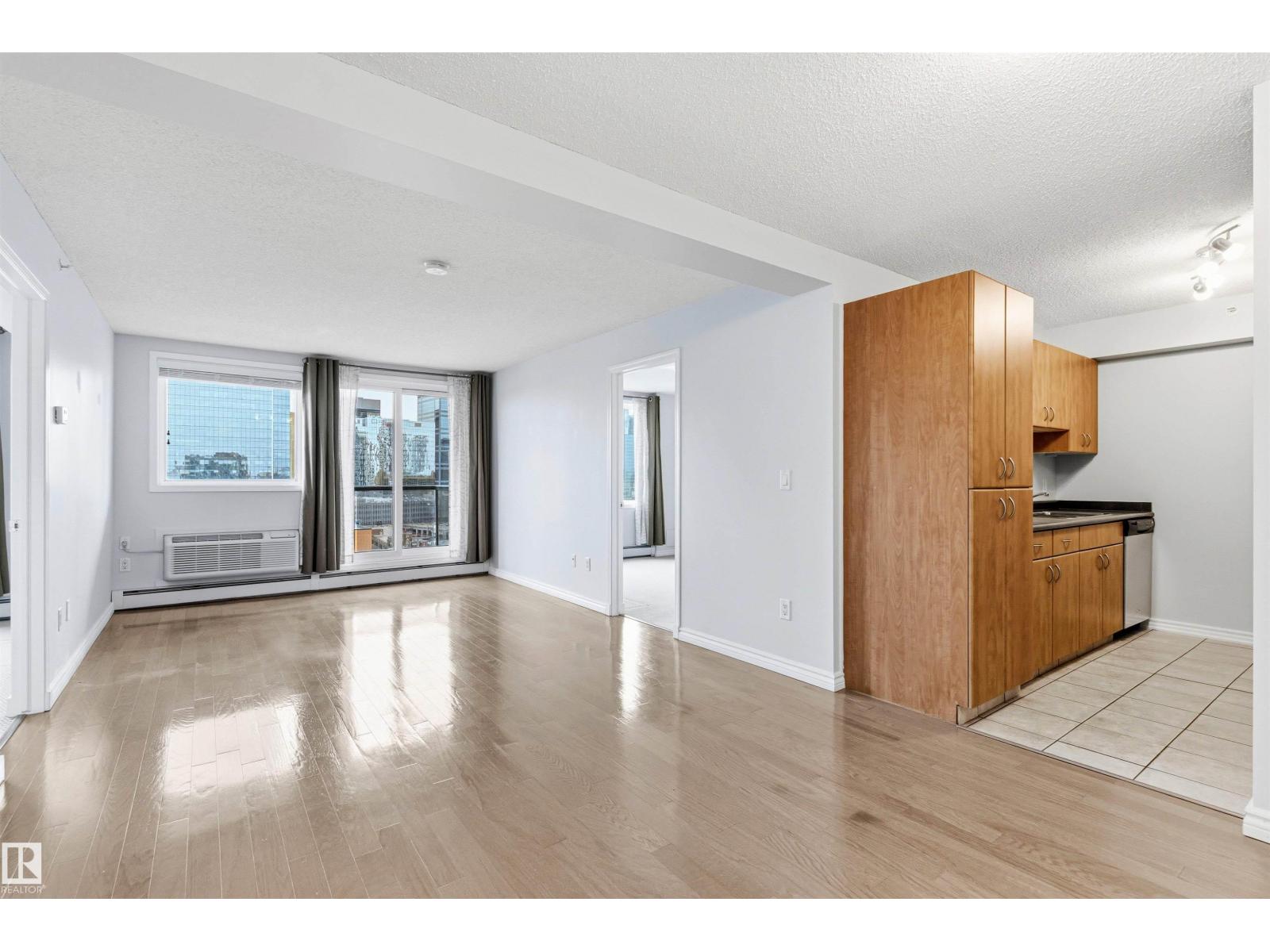 #1404 10303 105 ST NW - 12