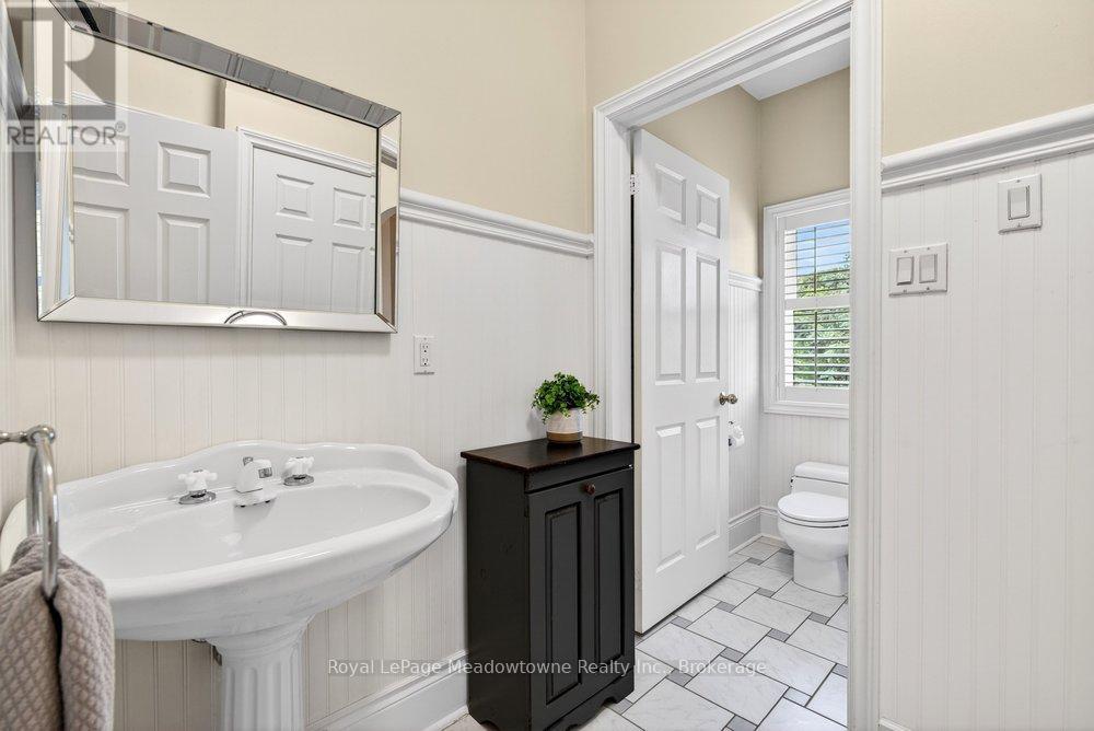 8550 APPLEBY LINE - 33