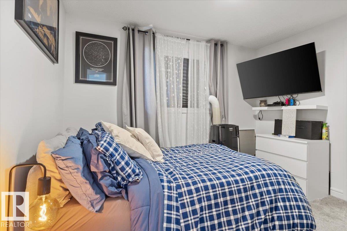 5213 22 AV SW — photo 23