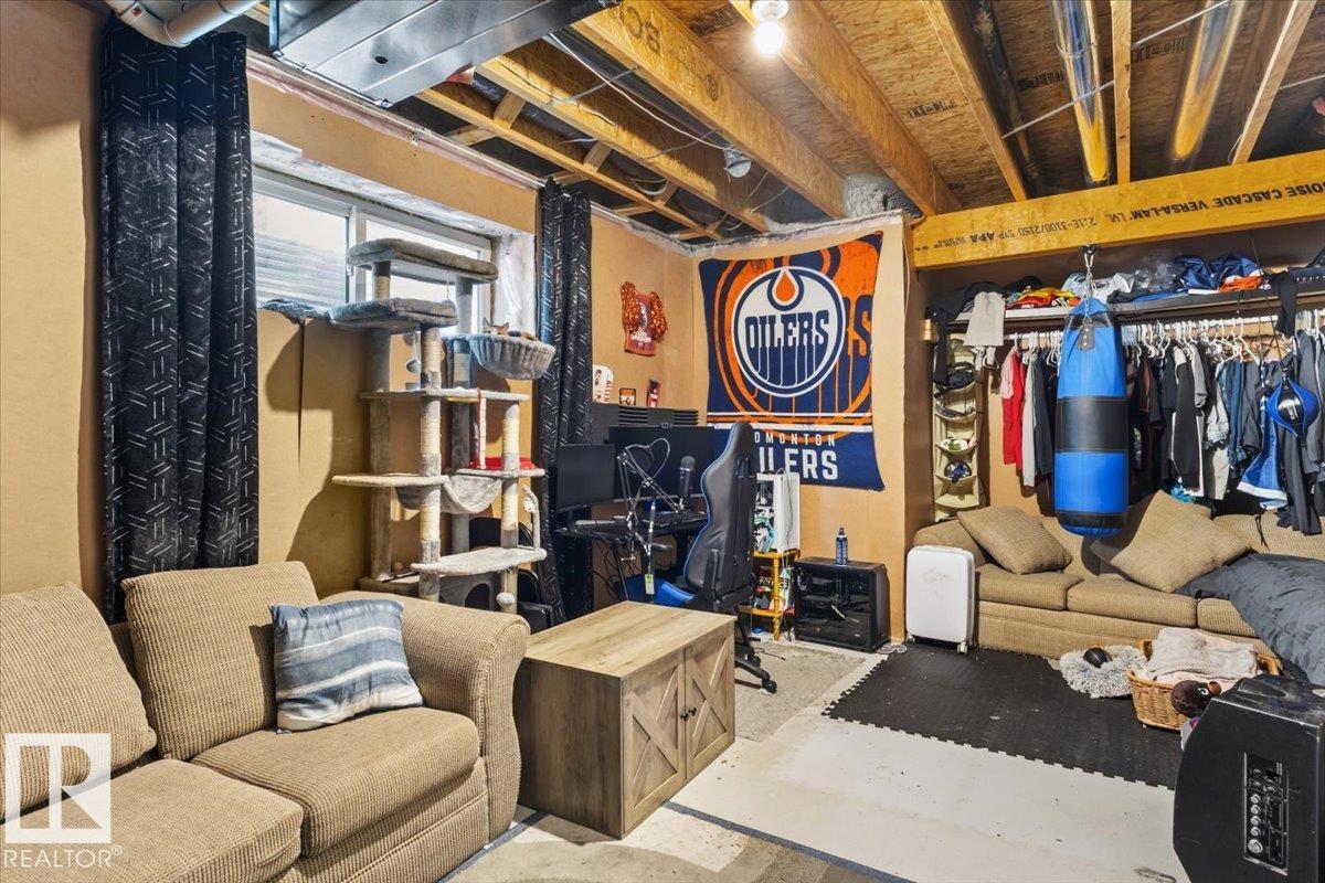 5213 22 AV SW — photo 30