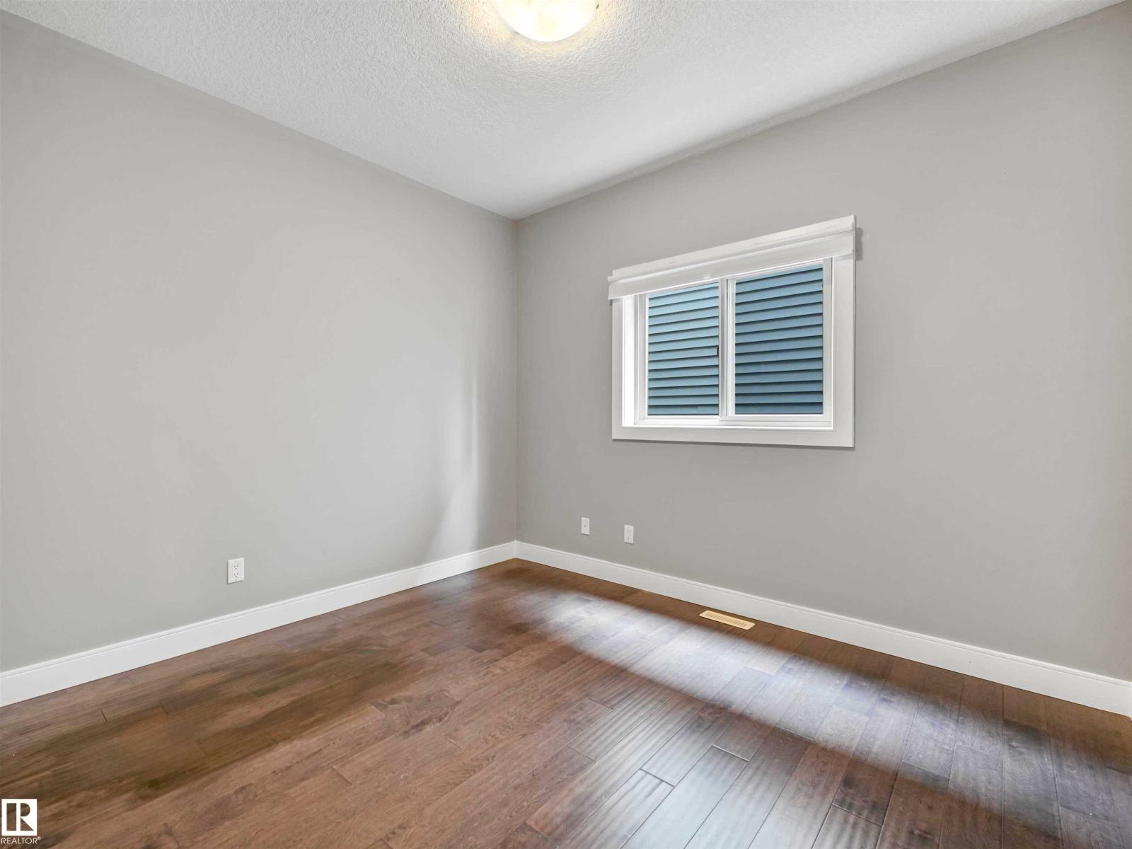 1090 ARMITAGE CR SW - 10