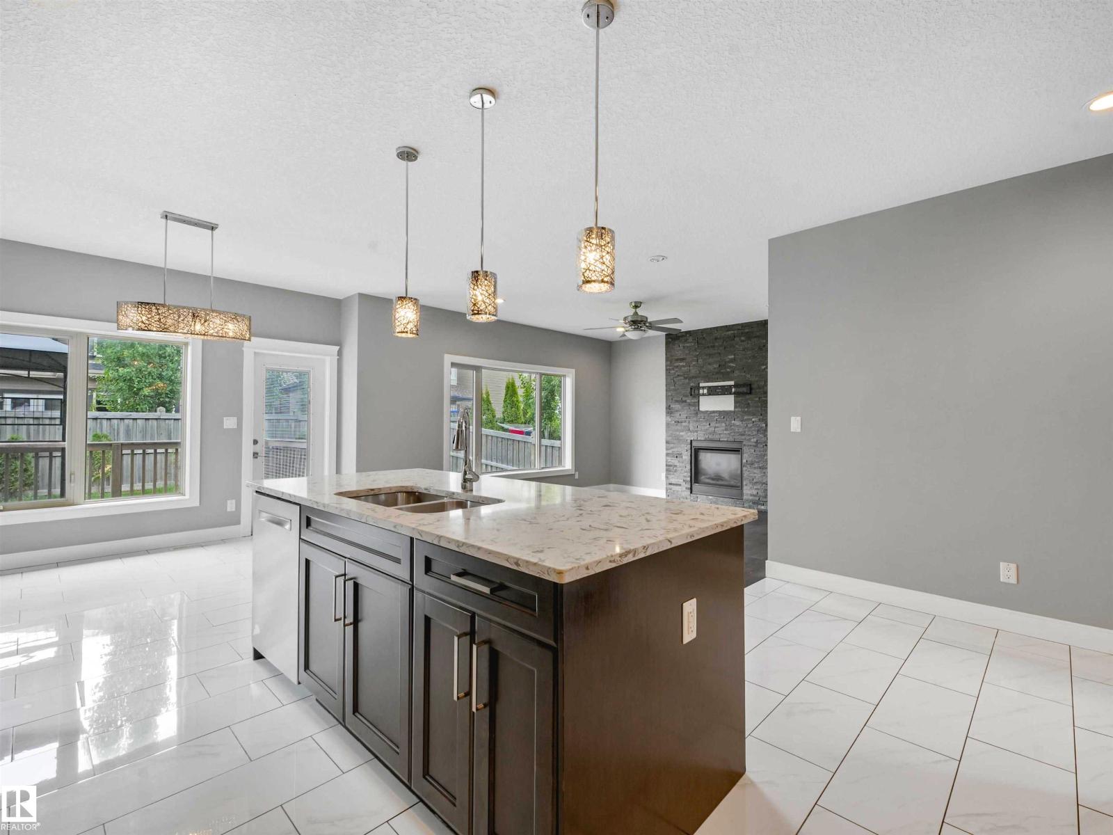 1090 ARMITAGE CR SW - 16